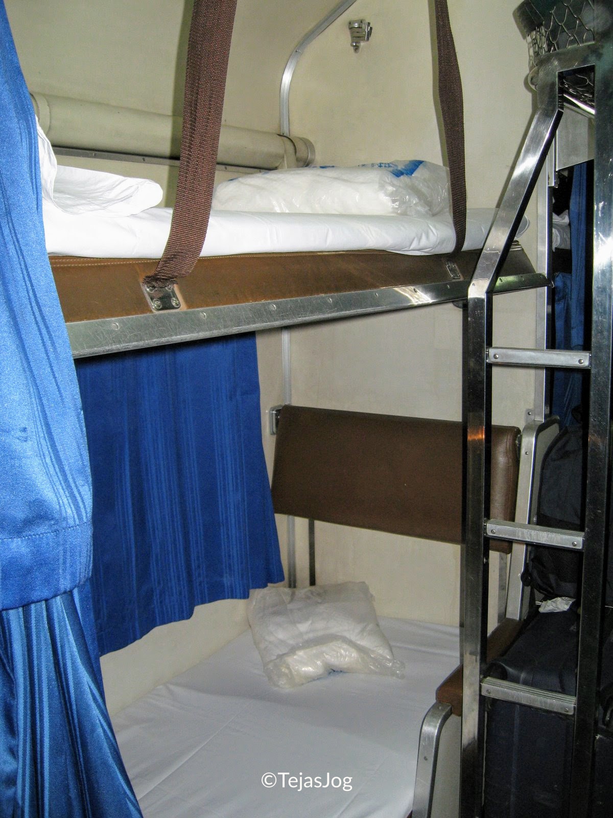Sleepr berths setup on the International Express IE 36