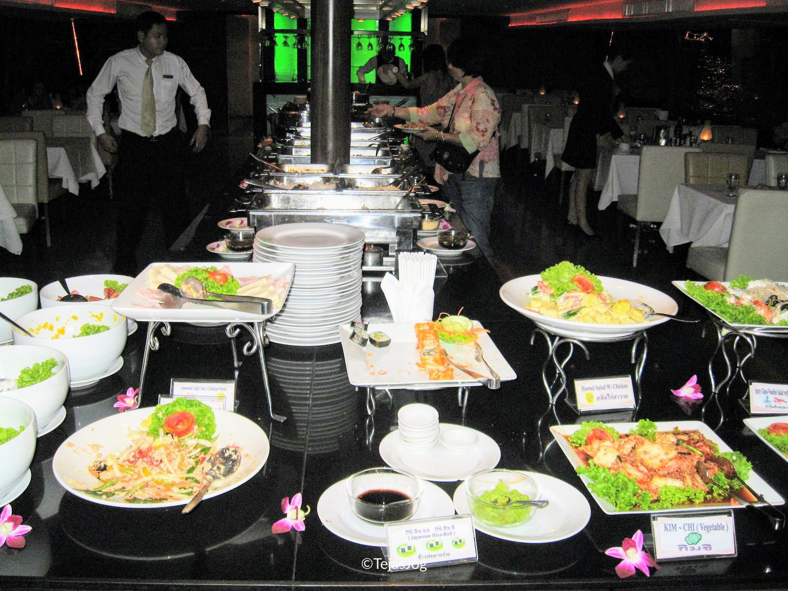 Dinner Cruise on the Chao Phraya river