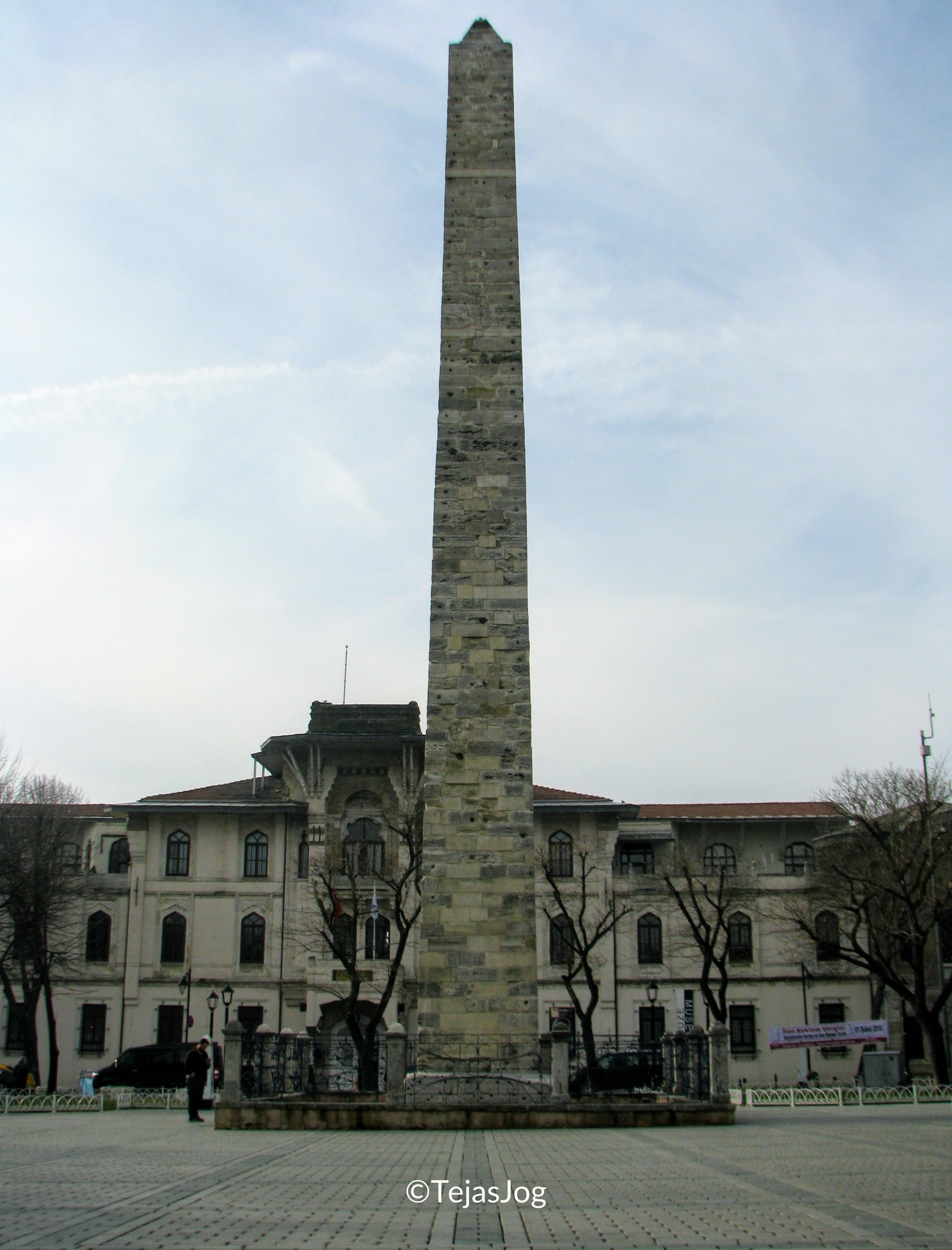 Walled Obelisk / Örme Dikilitaş
