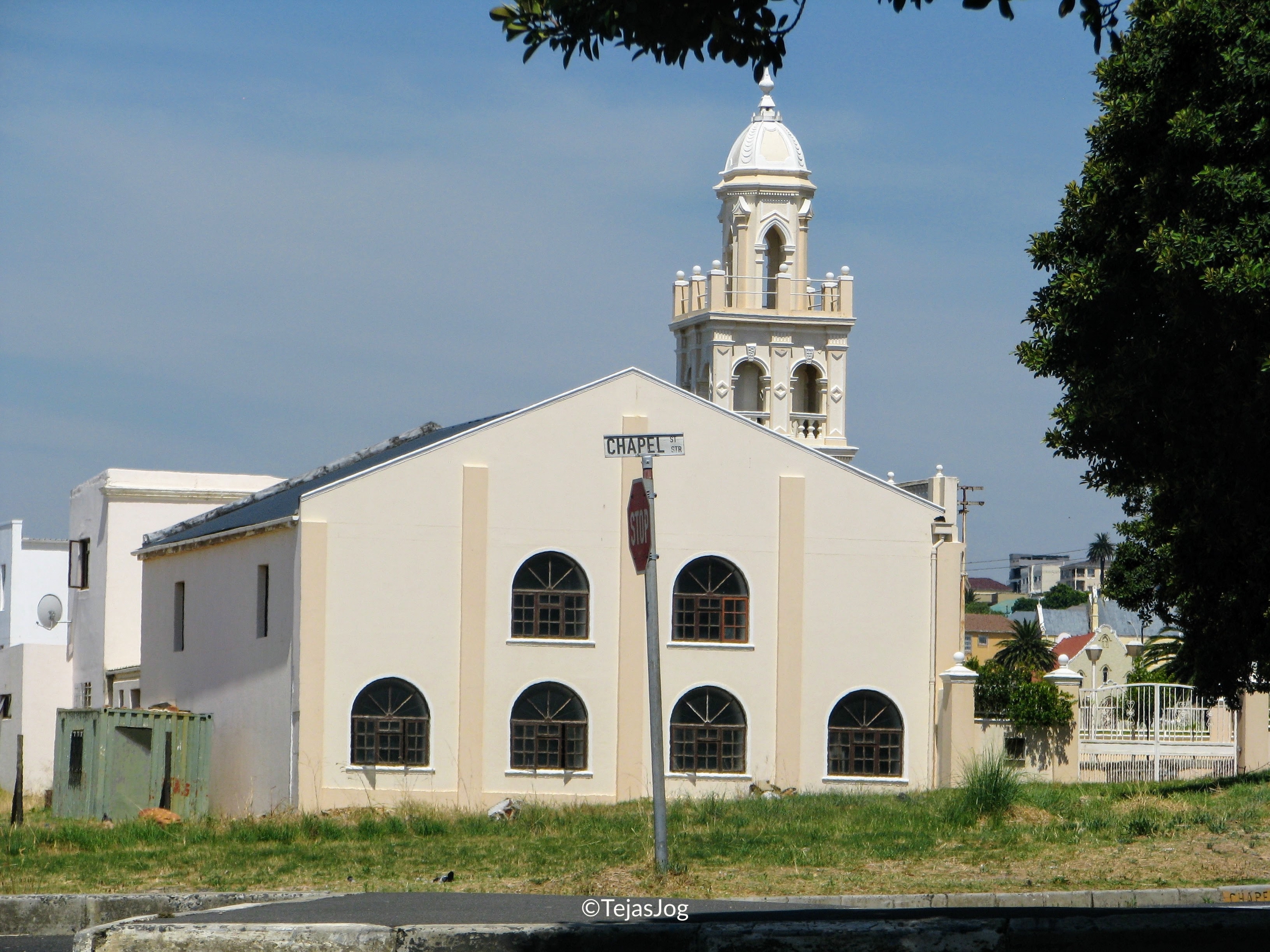 Al Azhar Mosque in District Six