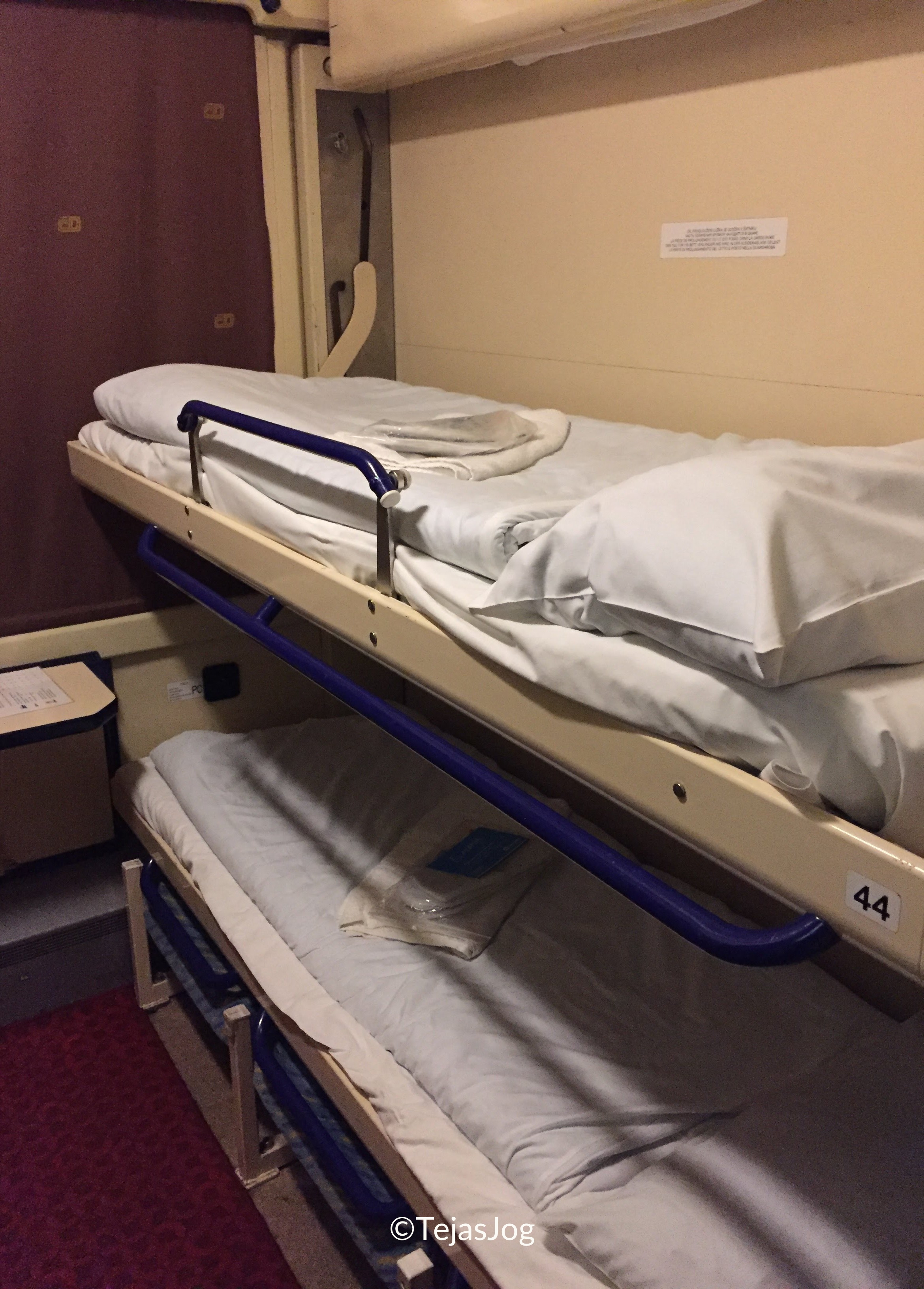 EuroNight sleeper train EN 443