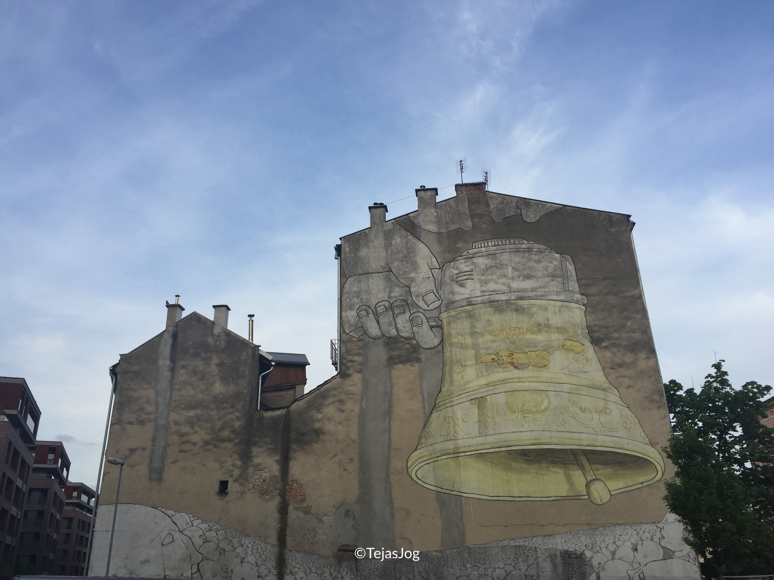 mural Blu "Never Follow"