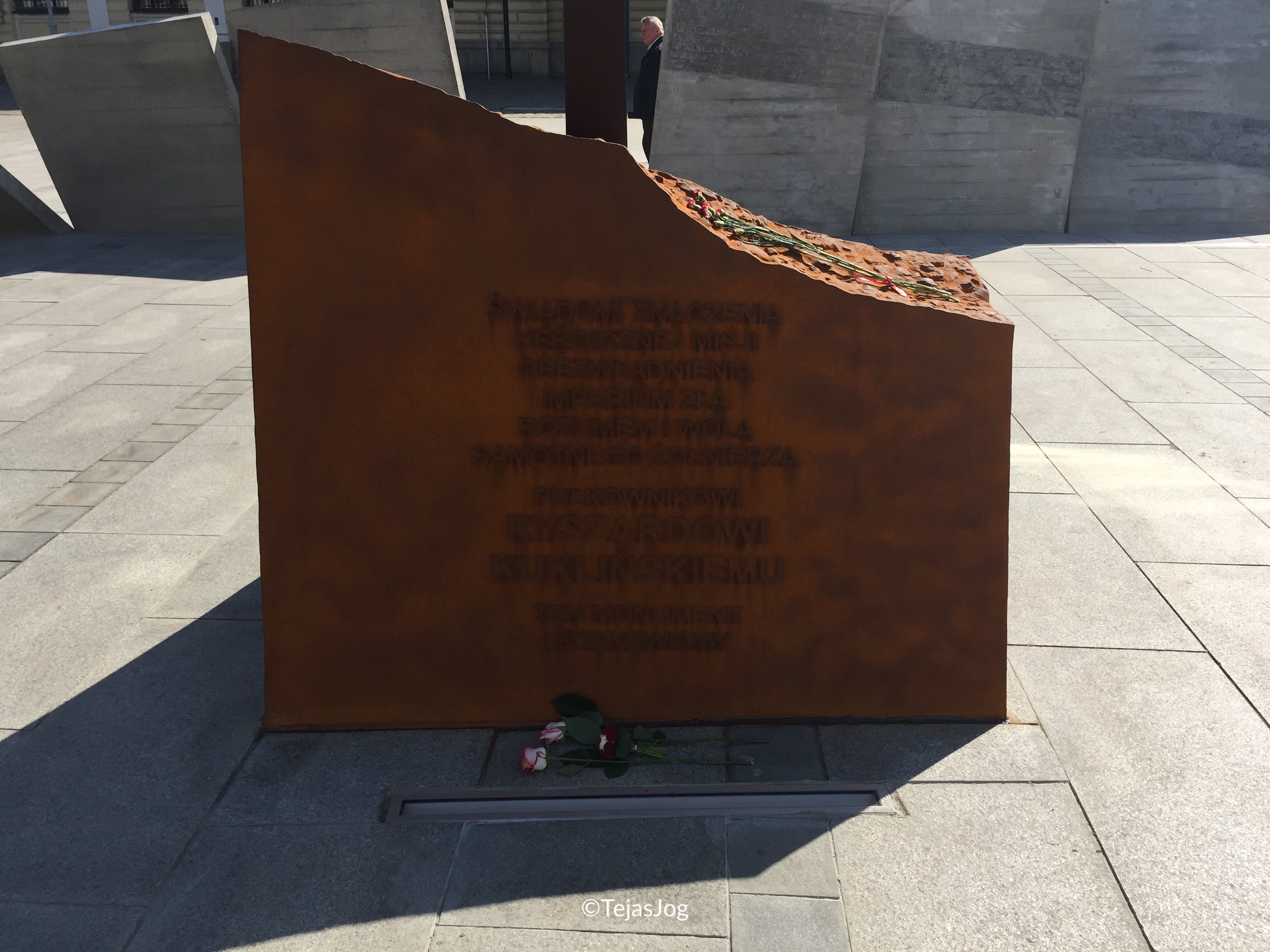 Monument to Ryszard Kukliński at Jan Nowak-Jeziorański Square