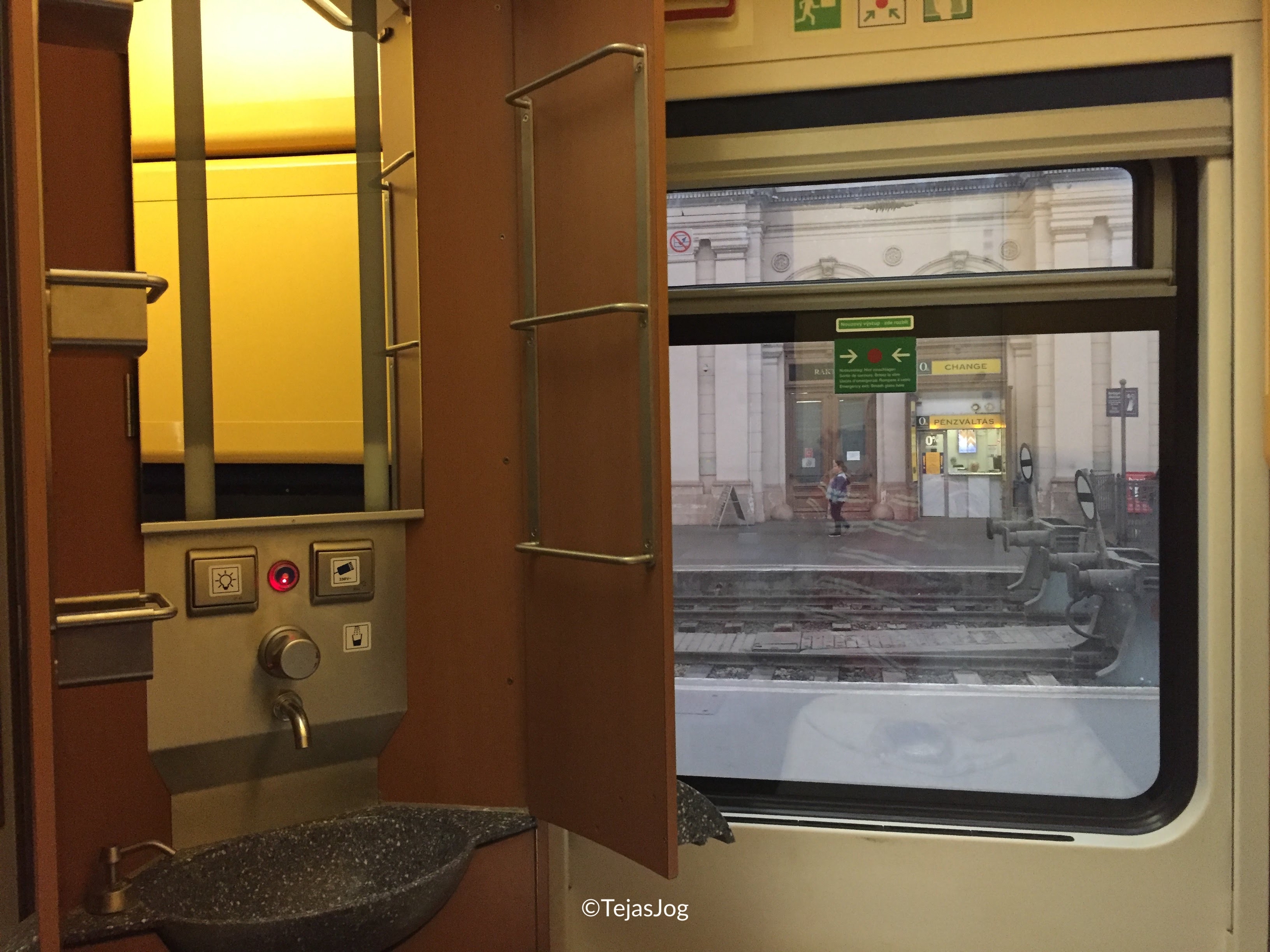 EuroNight sleeper train EN 476