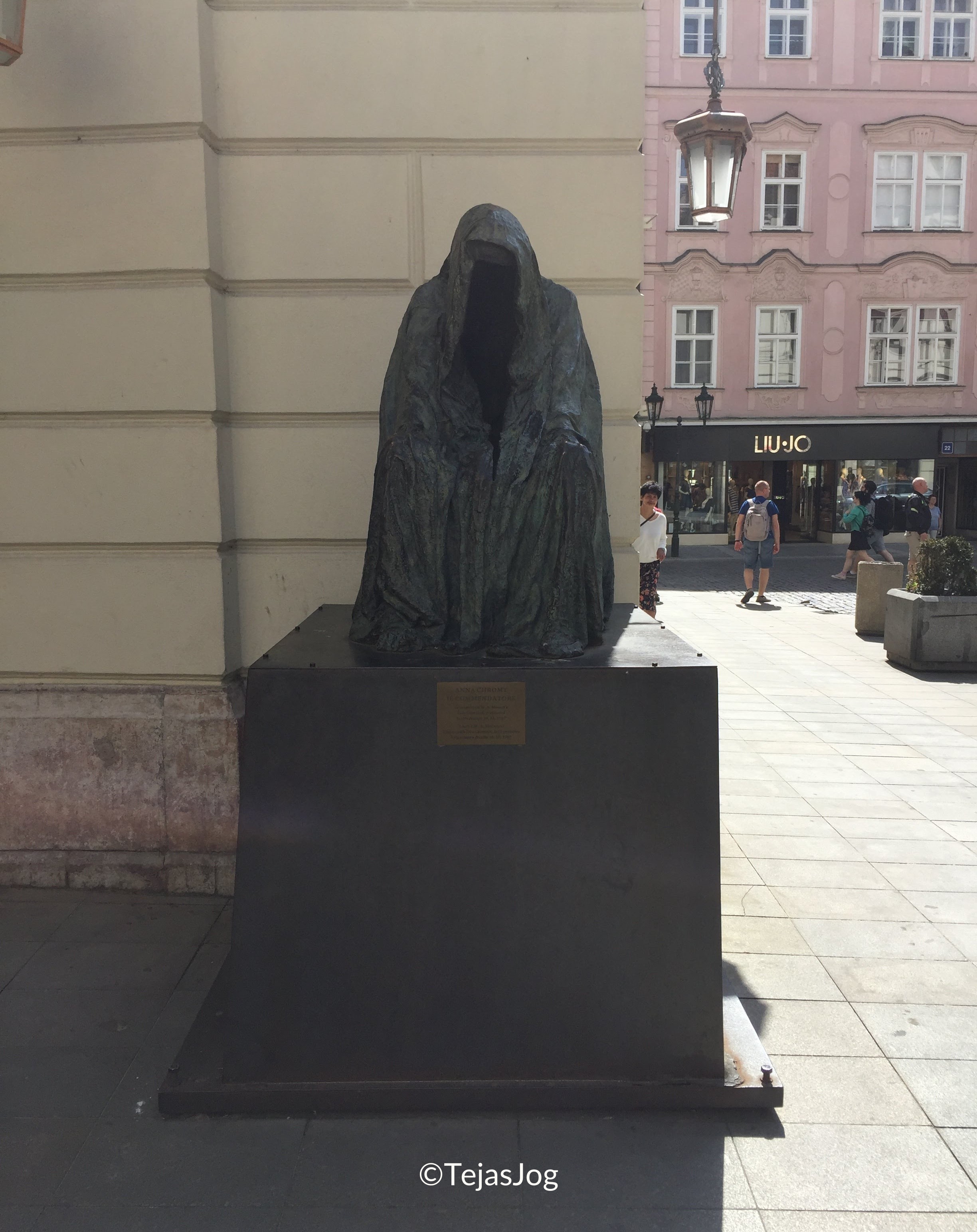 Il Commendatore by Anna Chromý