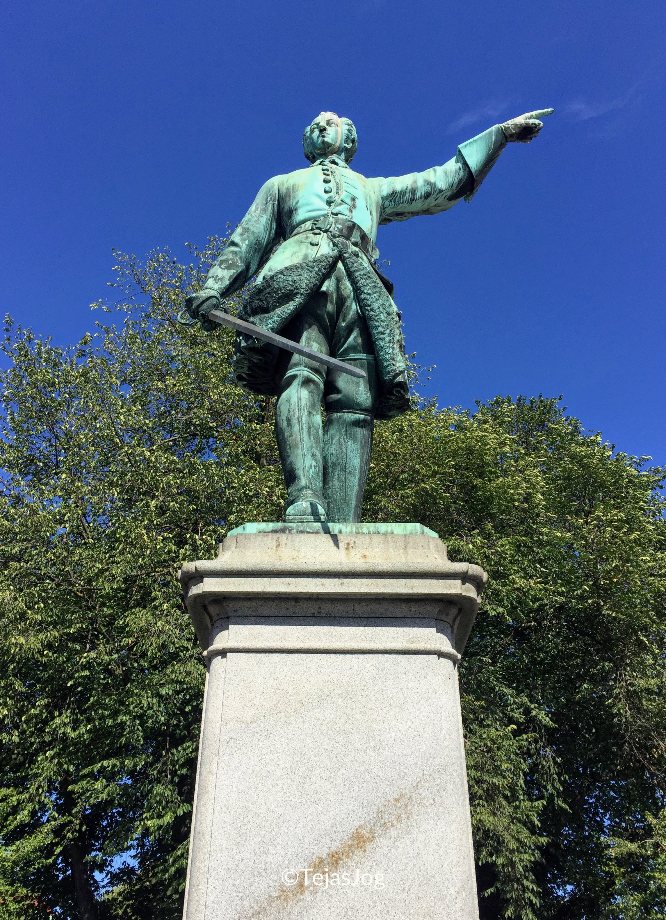 Karl XII Statue