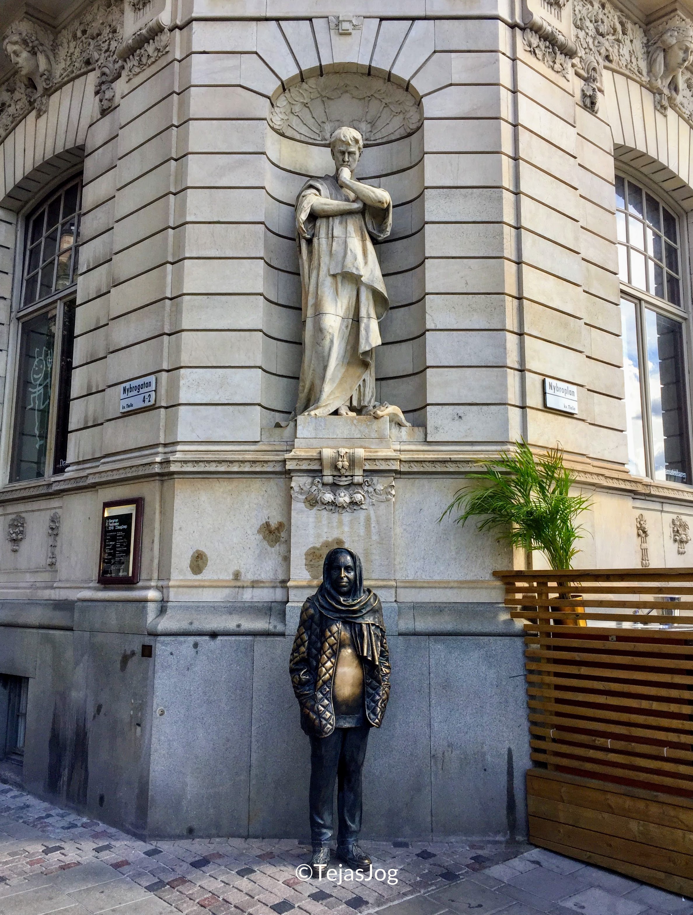 Margareta Krook Statue