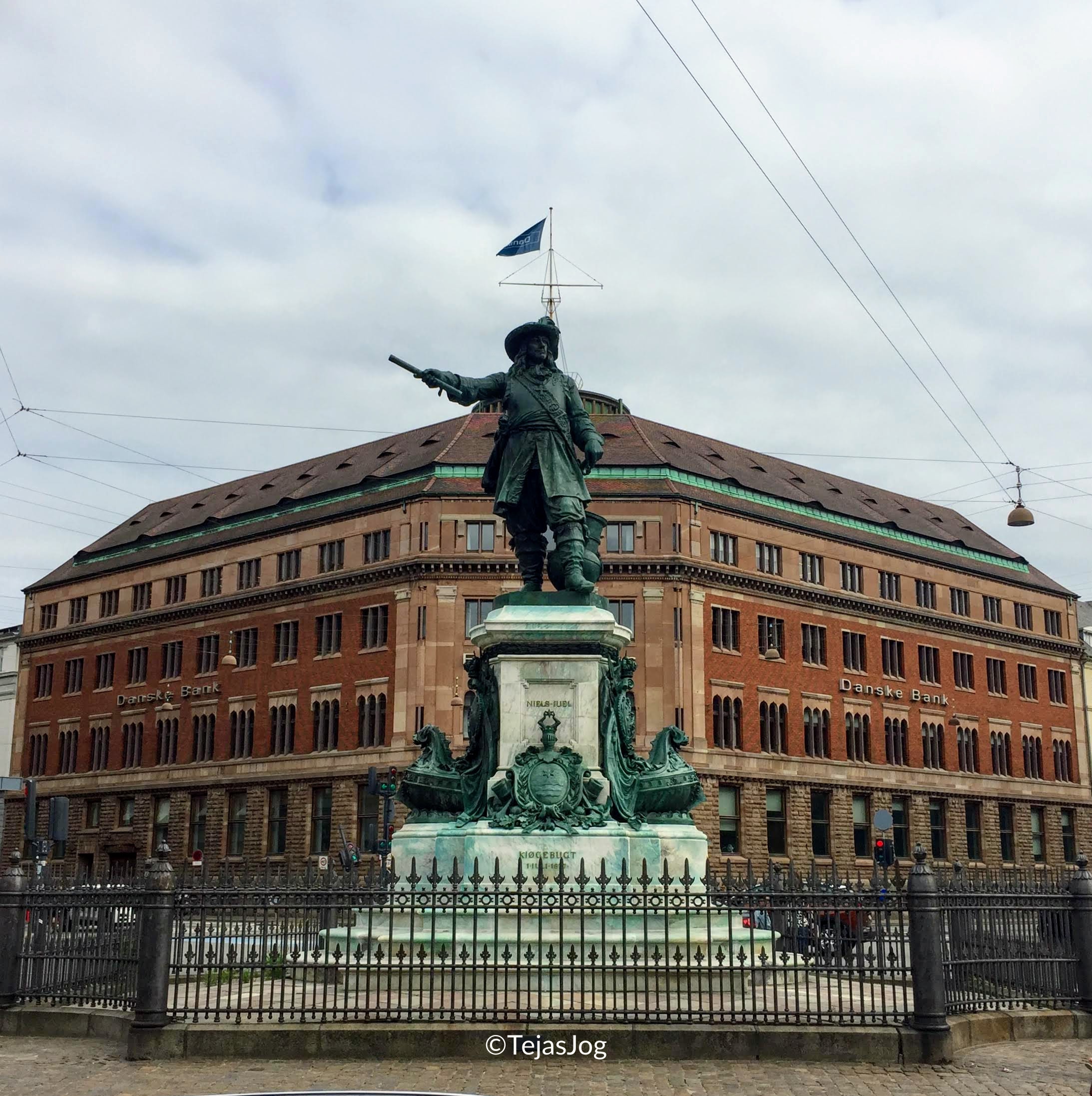 Niels Juel statue