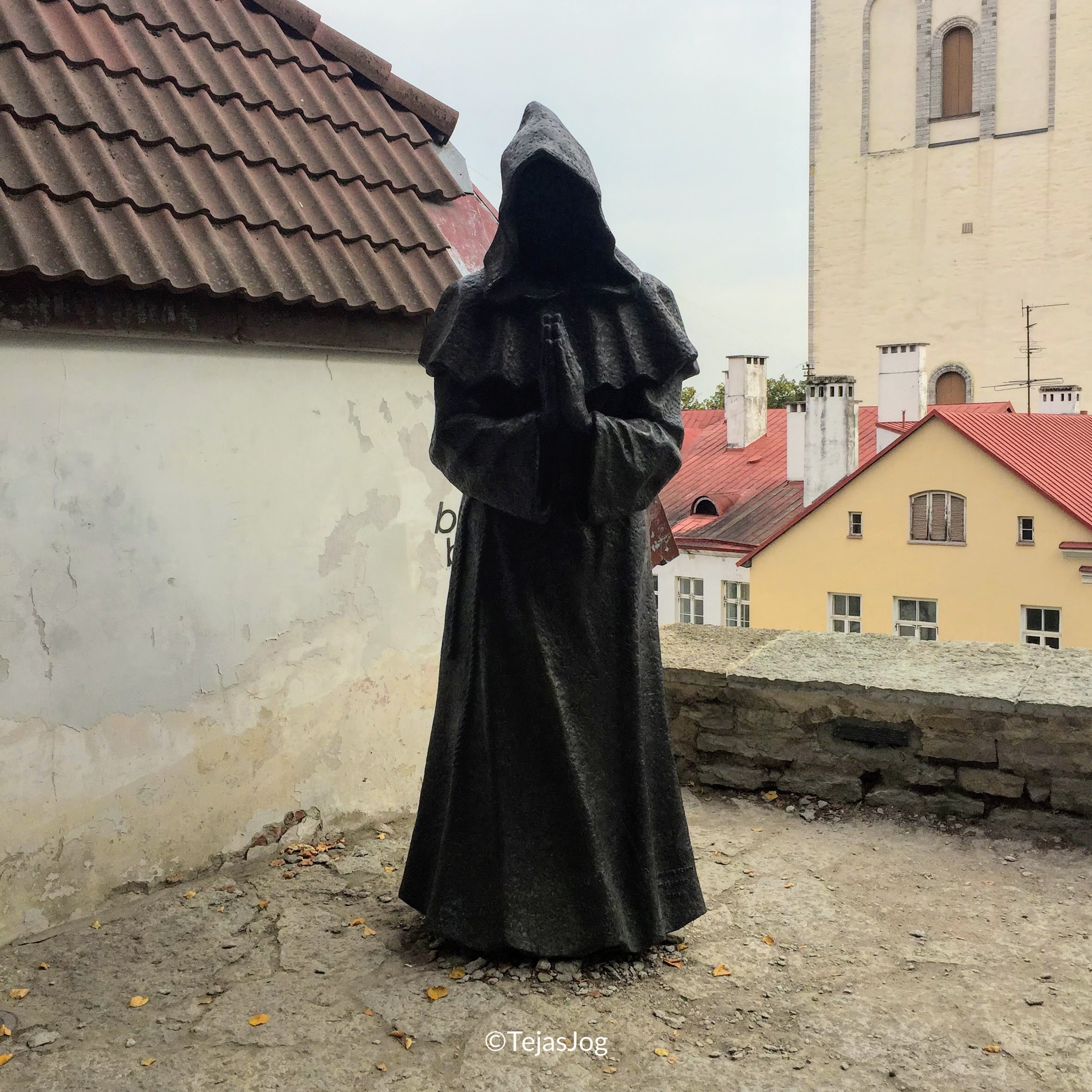 The 3 monks of the Danish Garden