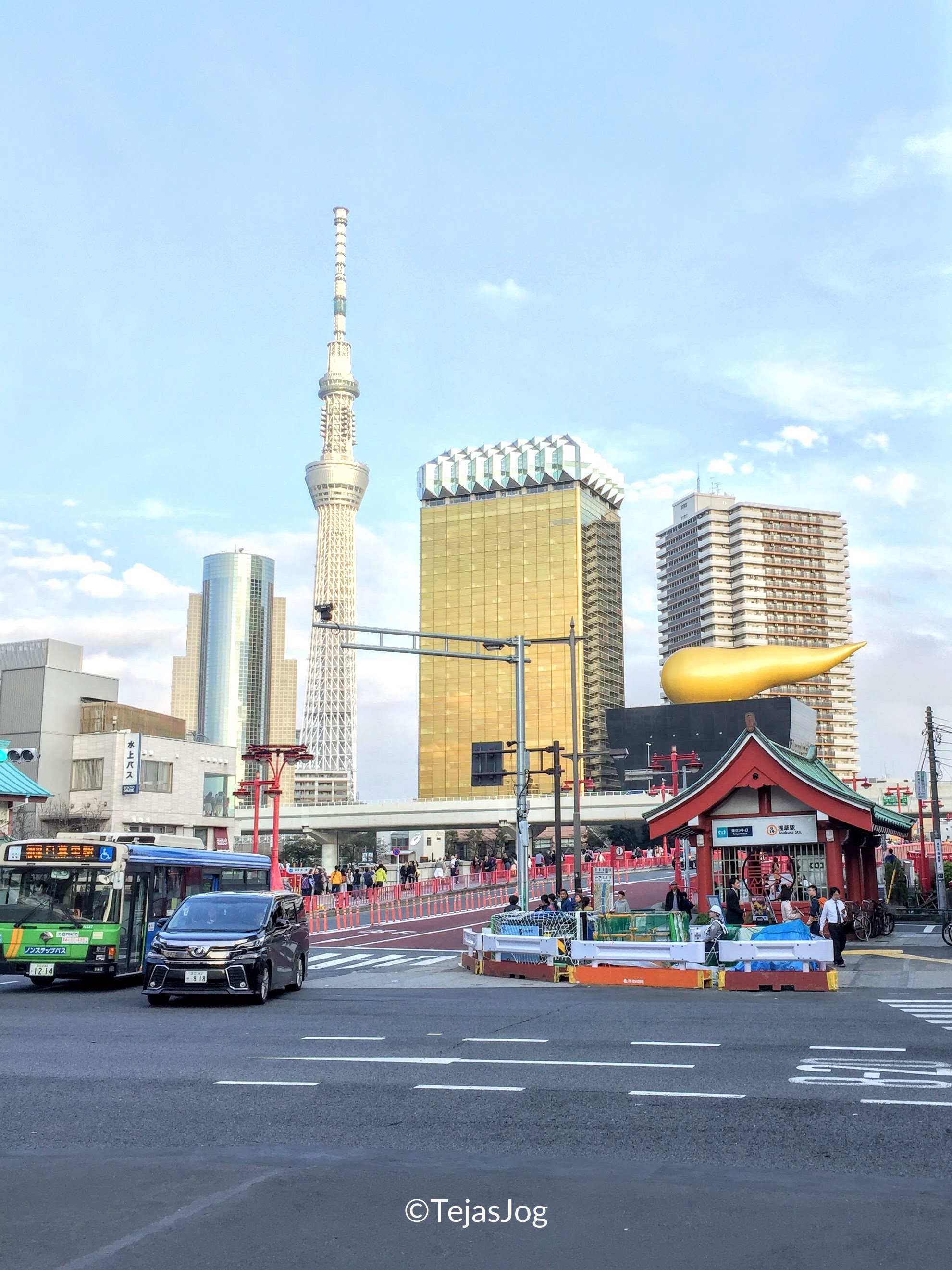 Tokyo Skytree and Asahi Group Headquarter Building seen from Azuma Bridge