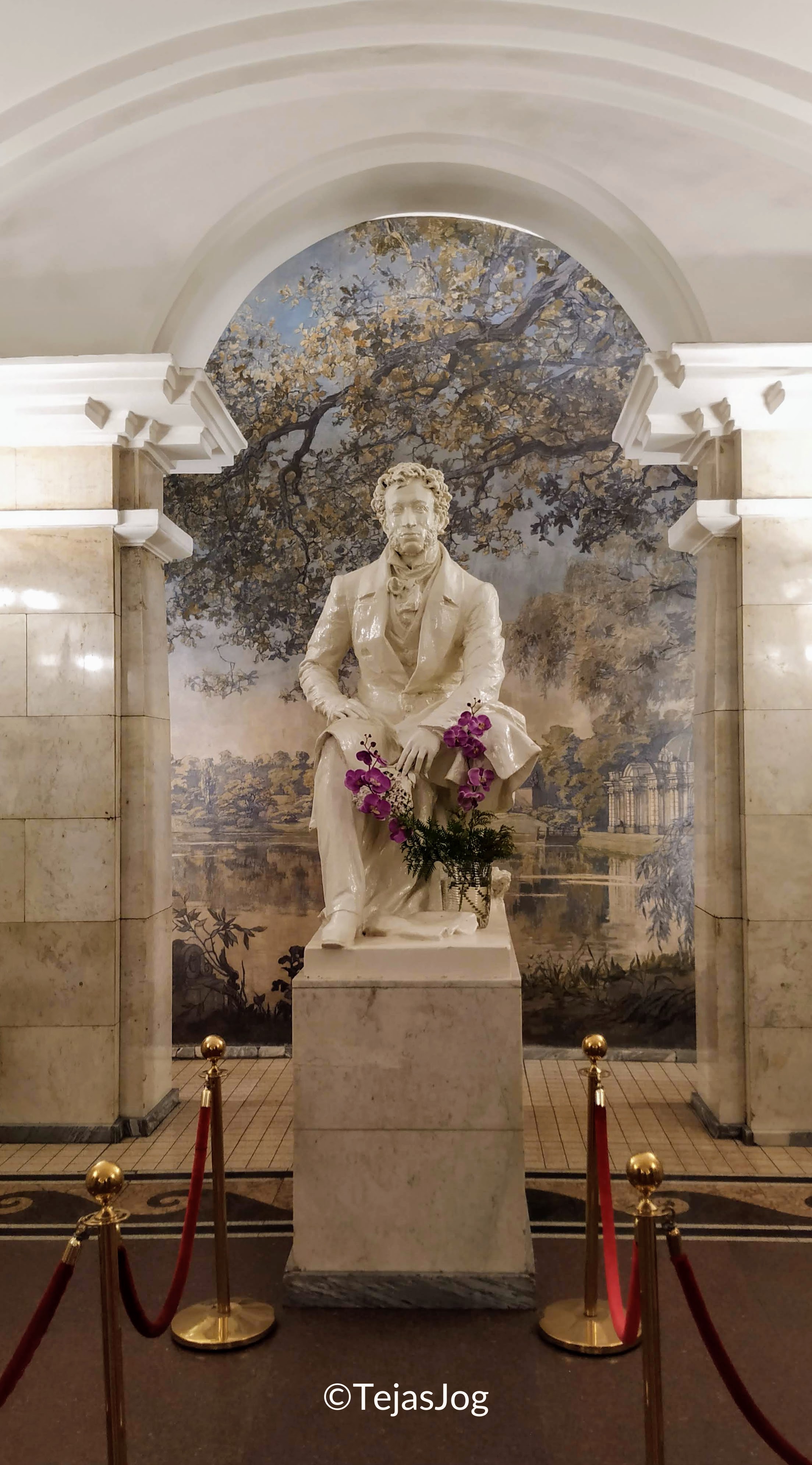 Zvenigorodskaya (Звенигородская)