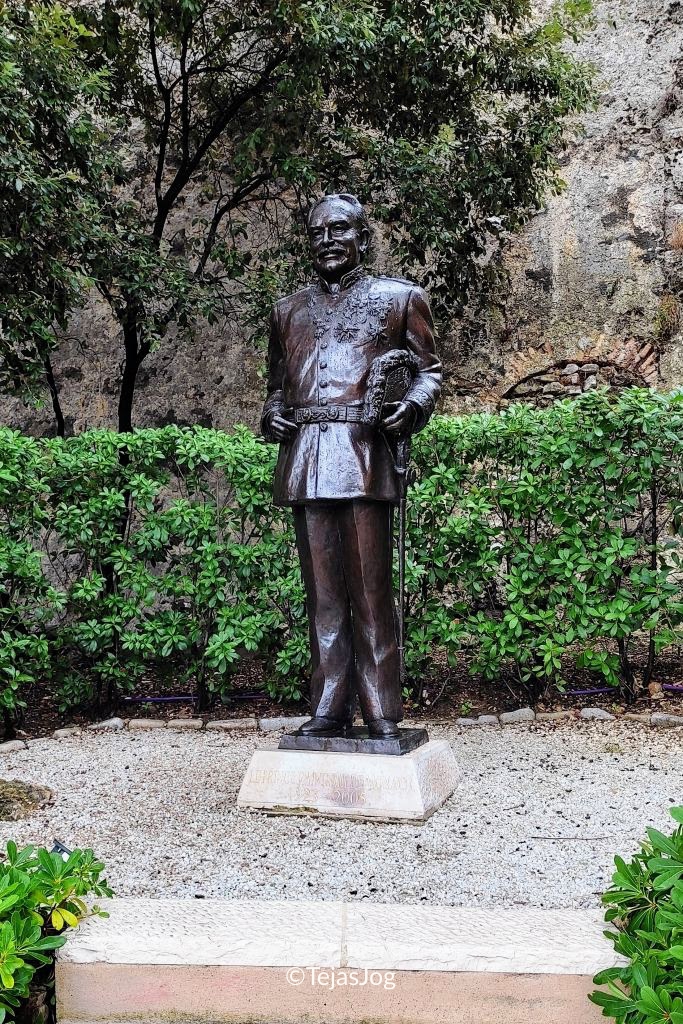 Statue Prince Rainier III