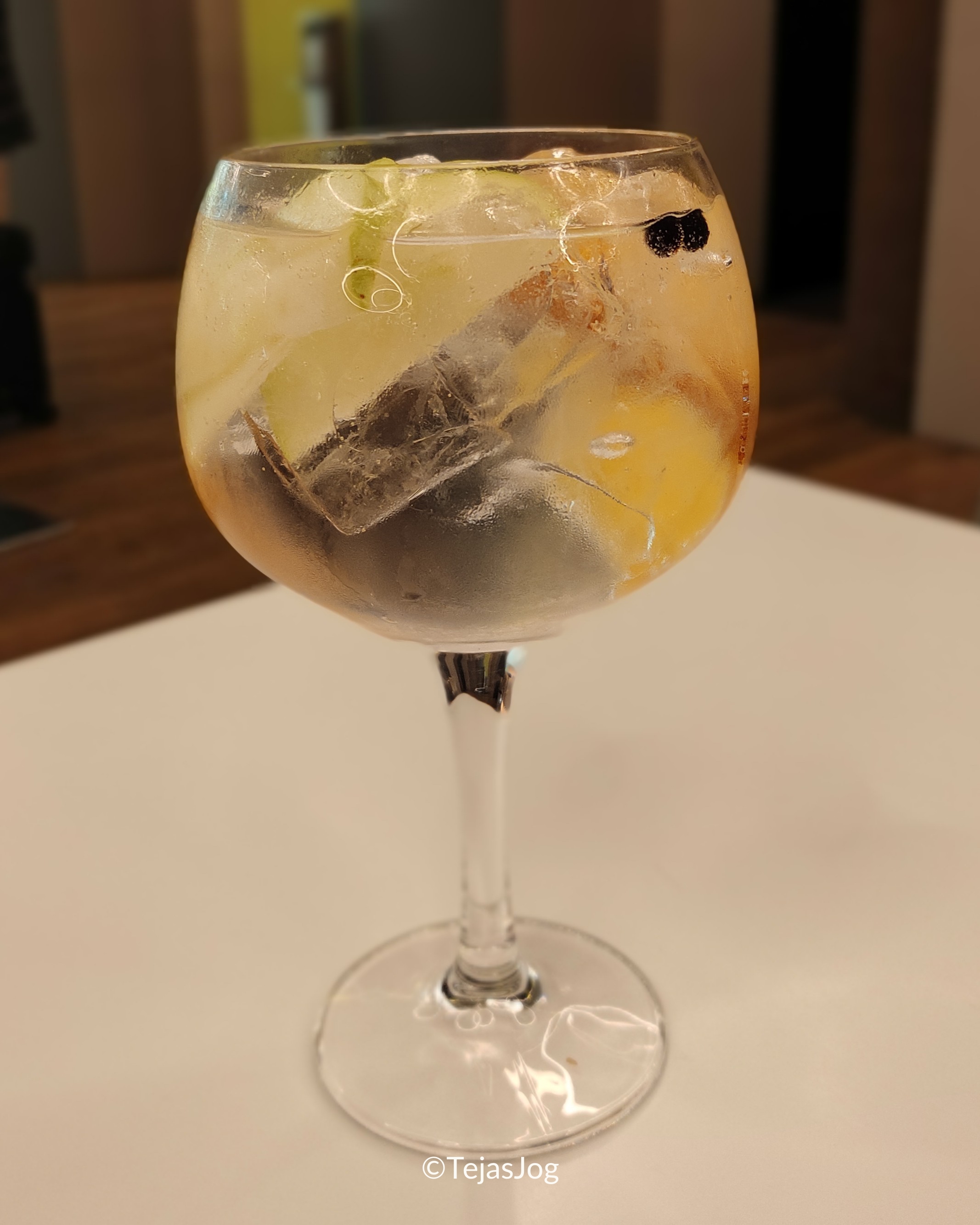 Gin and Tonic at TAP Premium Lounge