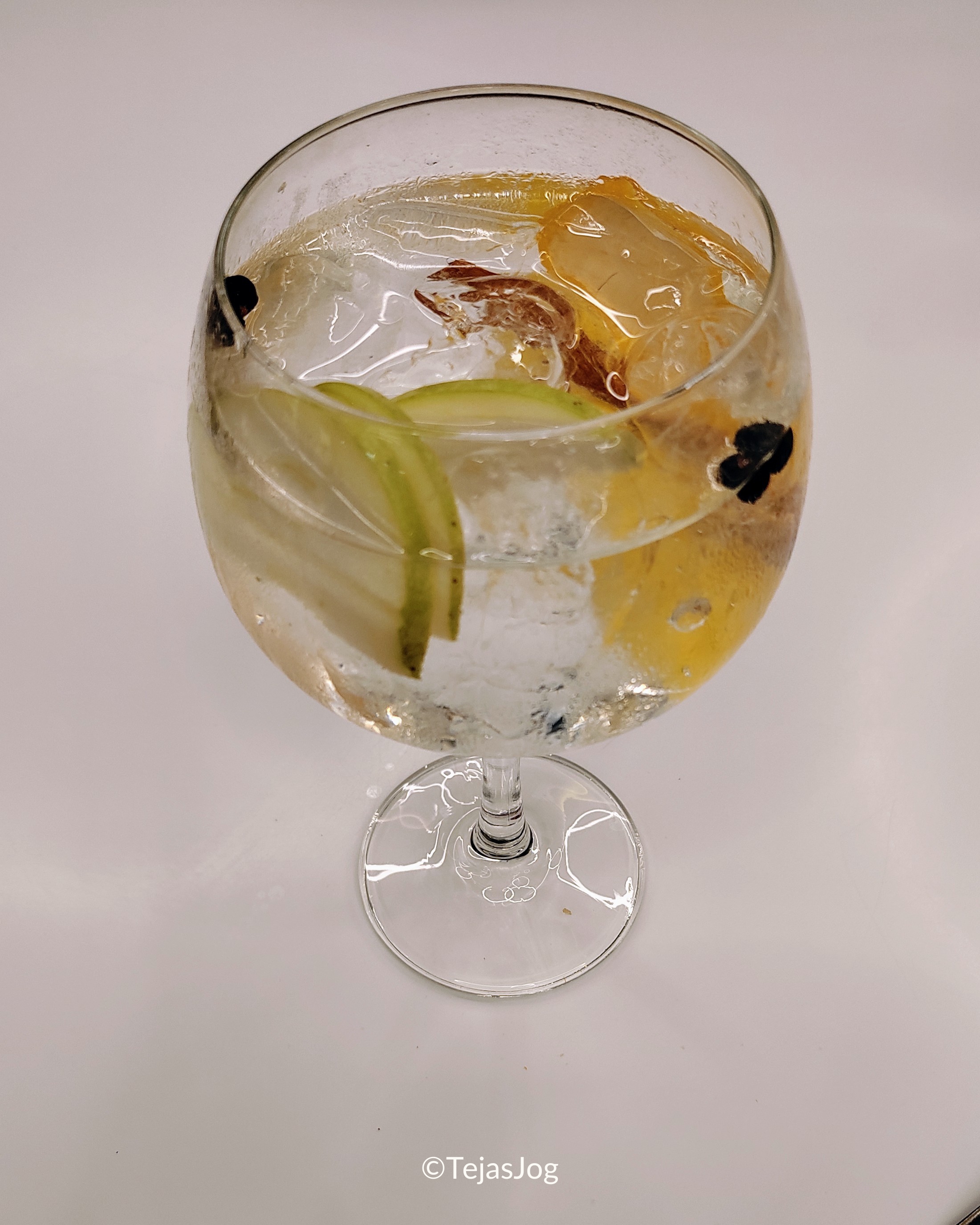 Gin and Tonic at TAP Premium Lounge