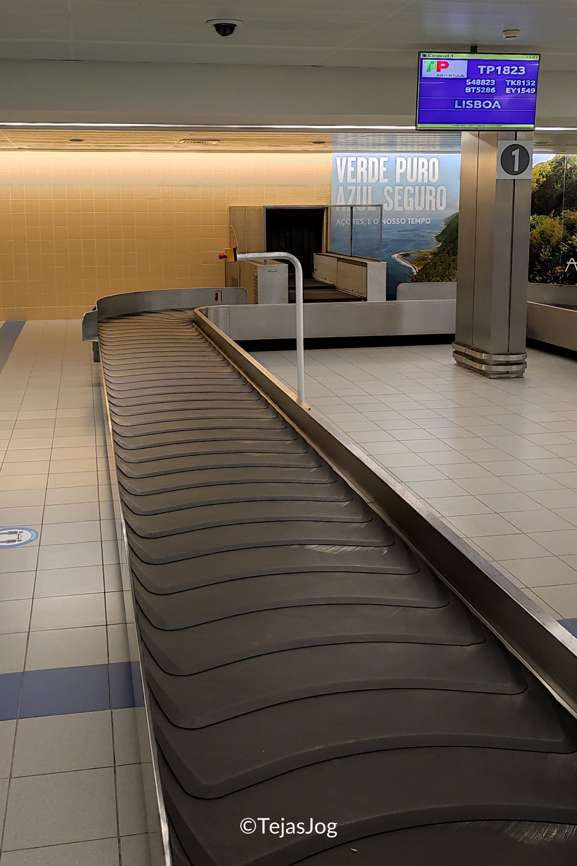 Aerogare Civil das Lajes