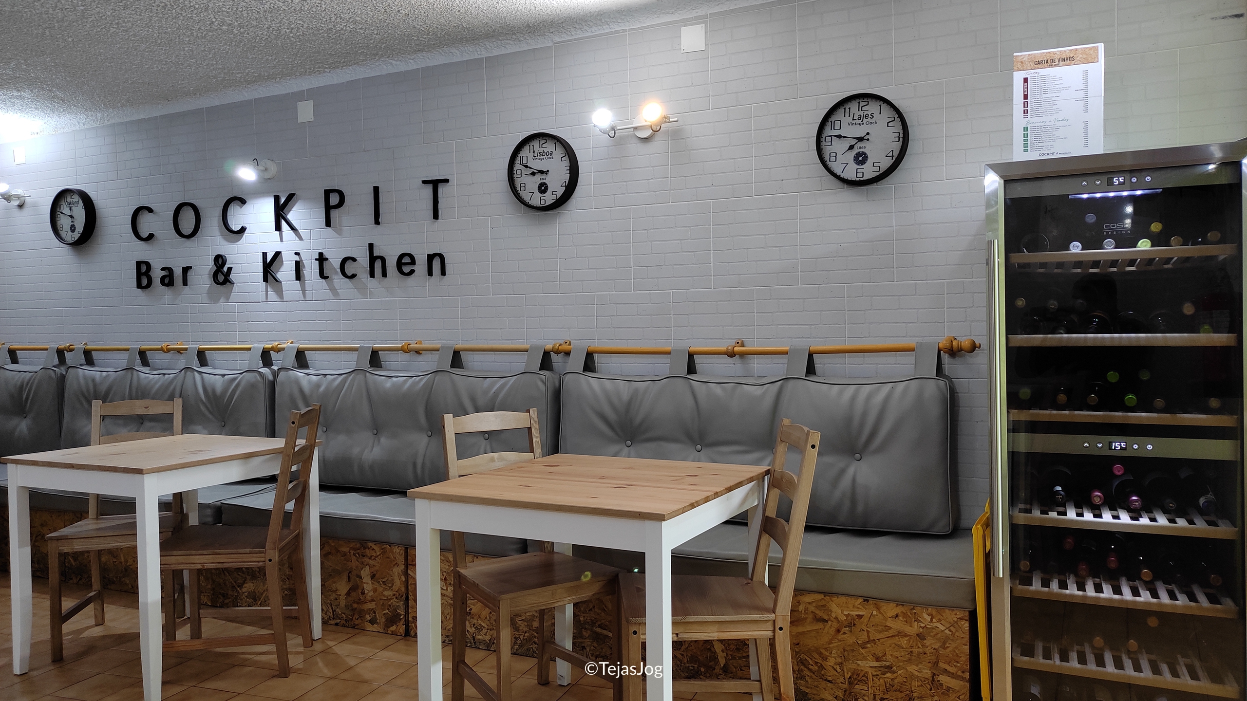 Cockpit Bar & Kitchen Cockpit Bar & Kitchen