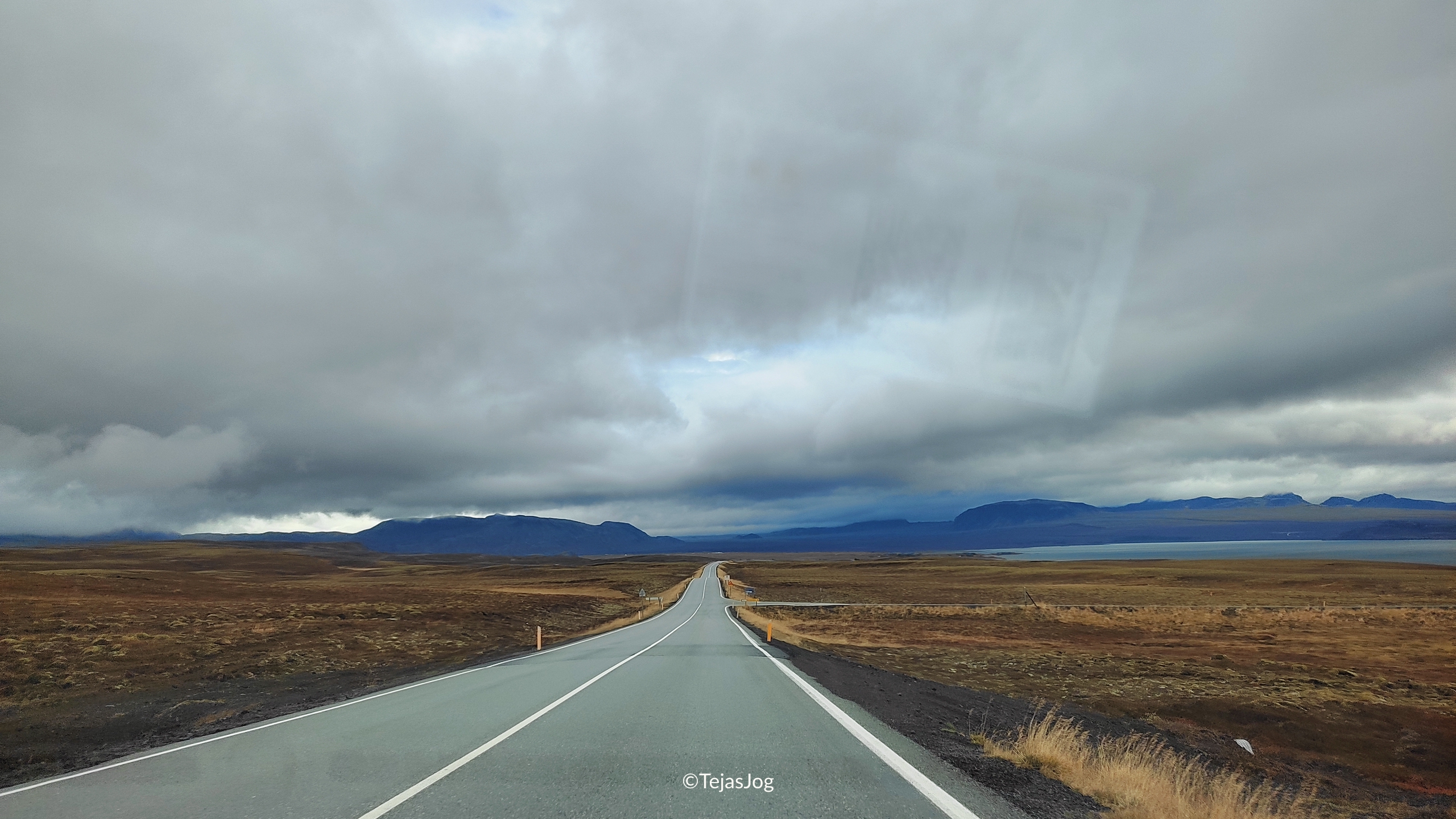 Driving to Thingvellir