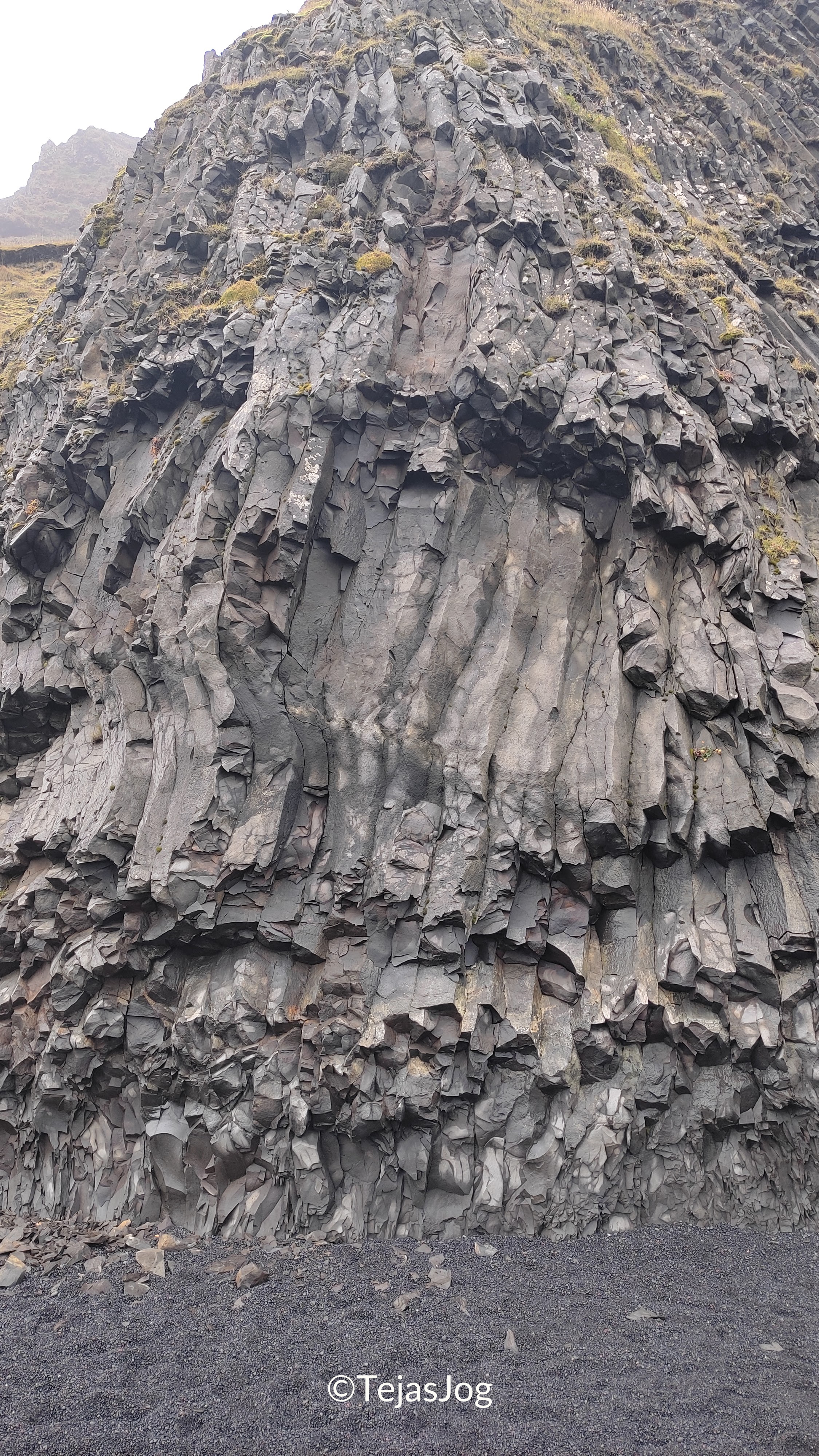 Hálsanefshellir Cave