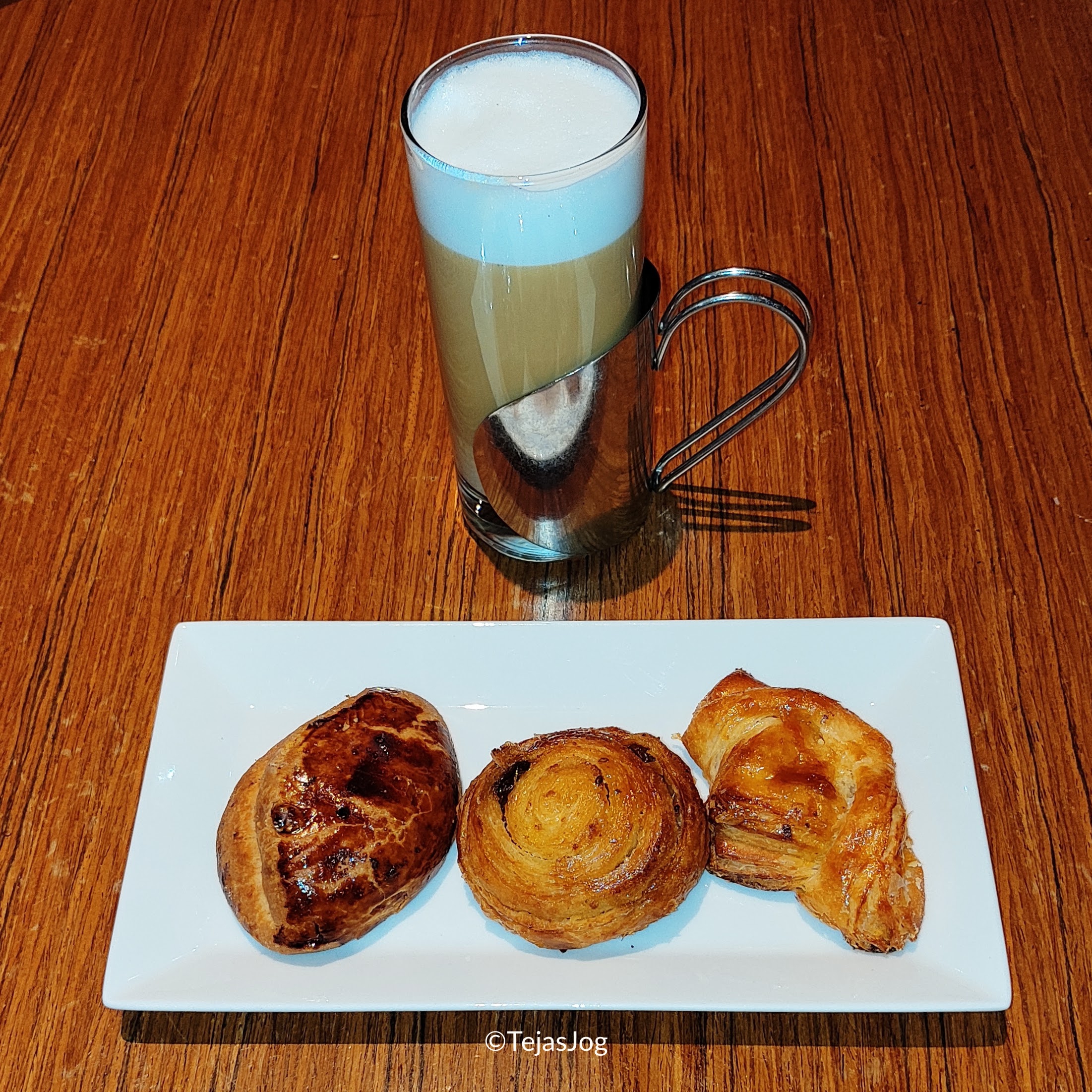 Breakfast at Turkish Airlines Miles & Smiles Lounge