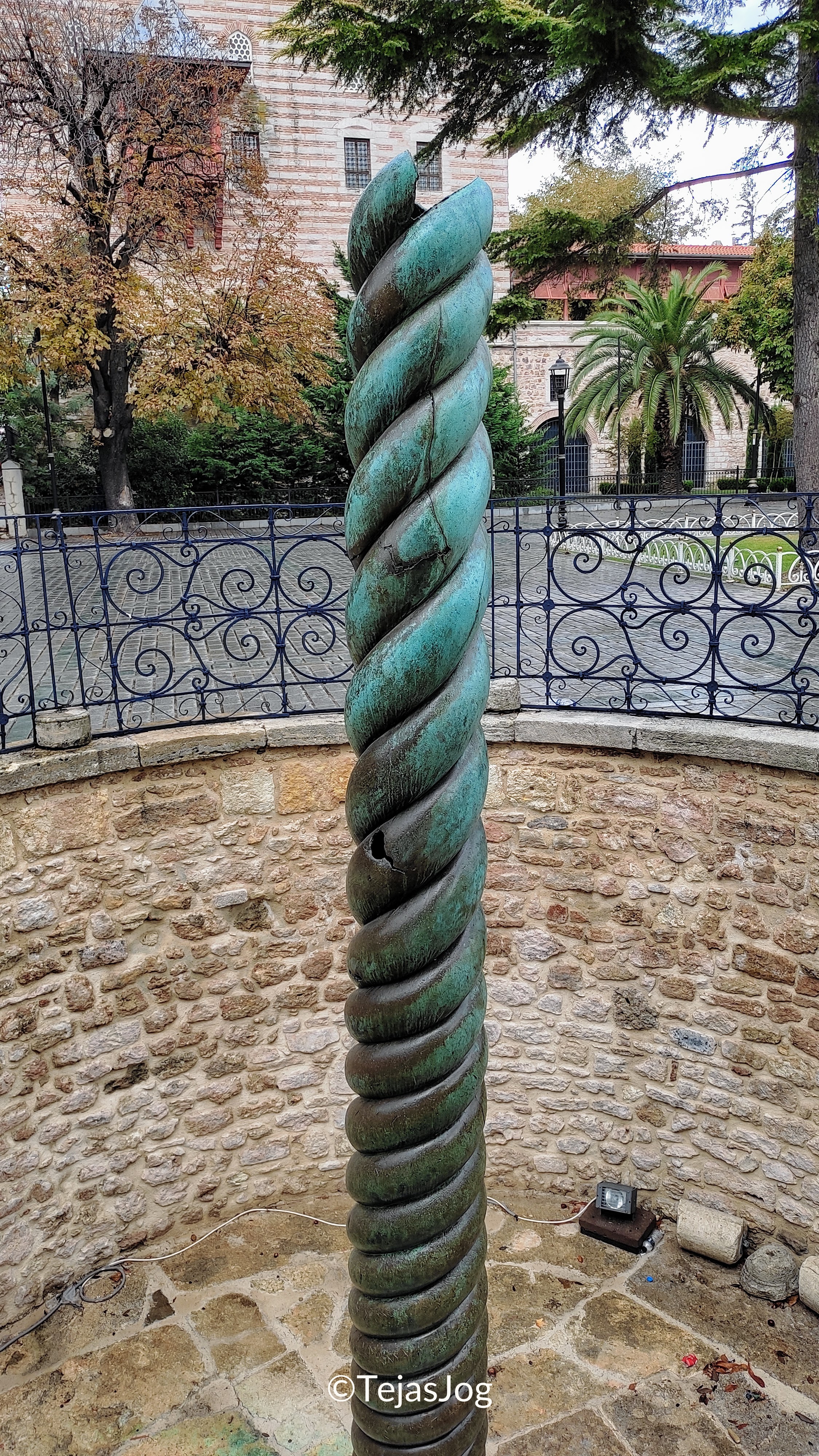 Serpent Column
