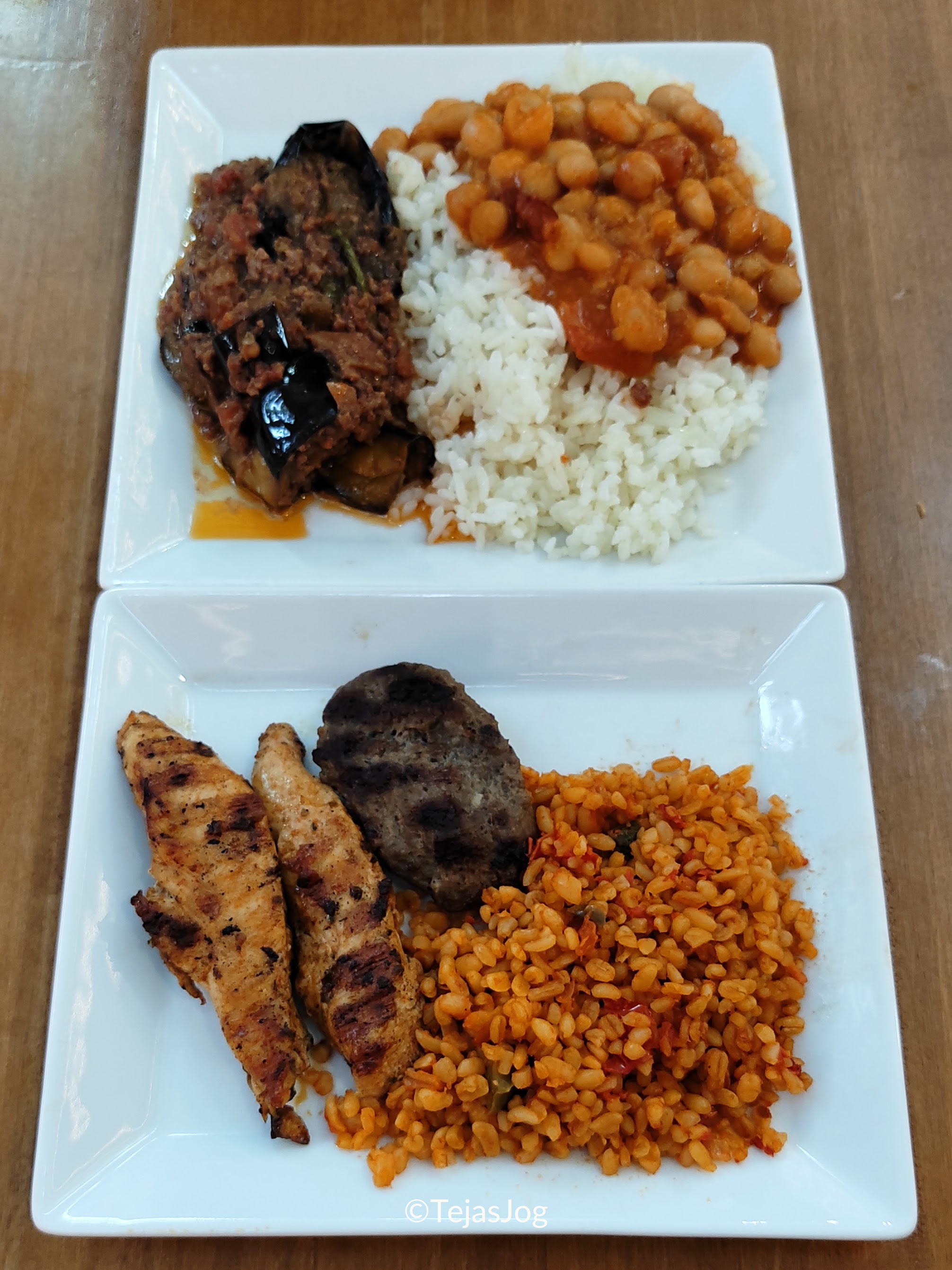 Dinner at Turkish Airlines Miles & Smiles Lounge