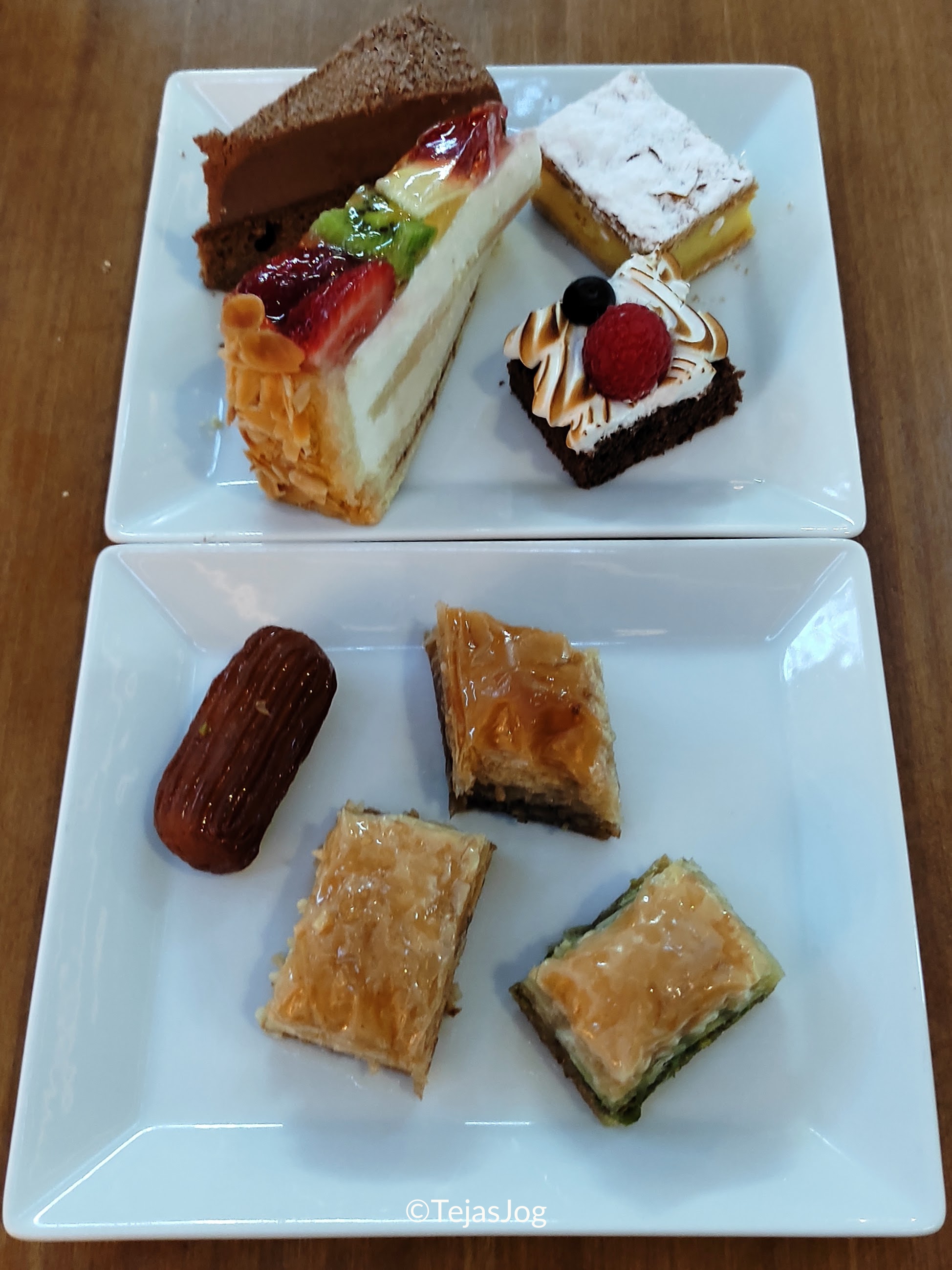 Dinner at Turkish Airlines Miles & Smiles Lounge