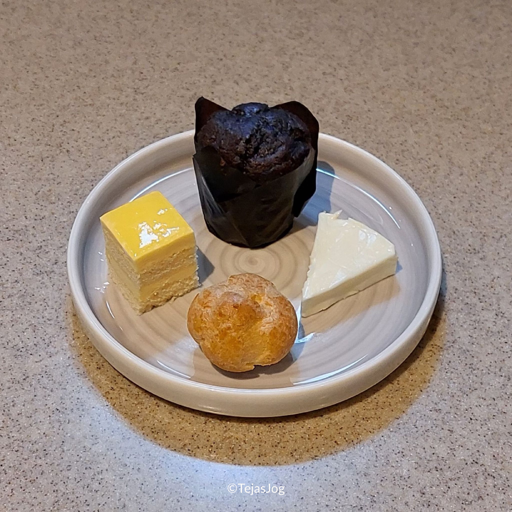 Lunch at KrisFlyer Gold Lounge Lunch at KrisFlyer Gold Lounge