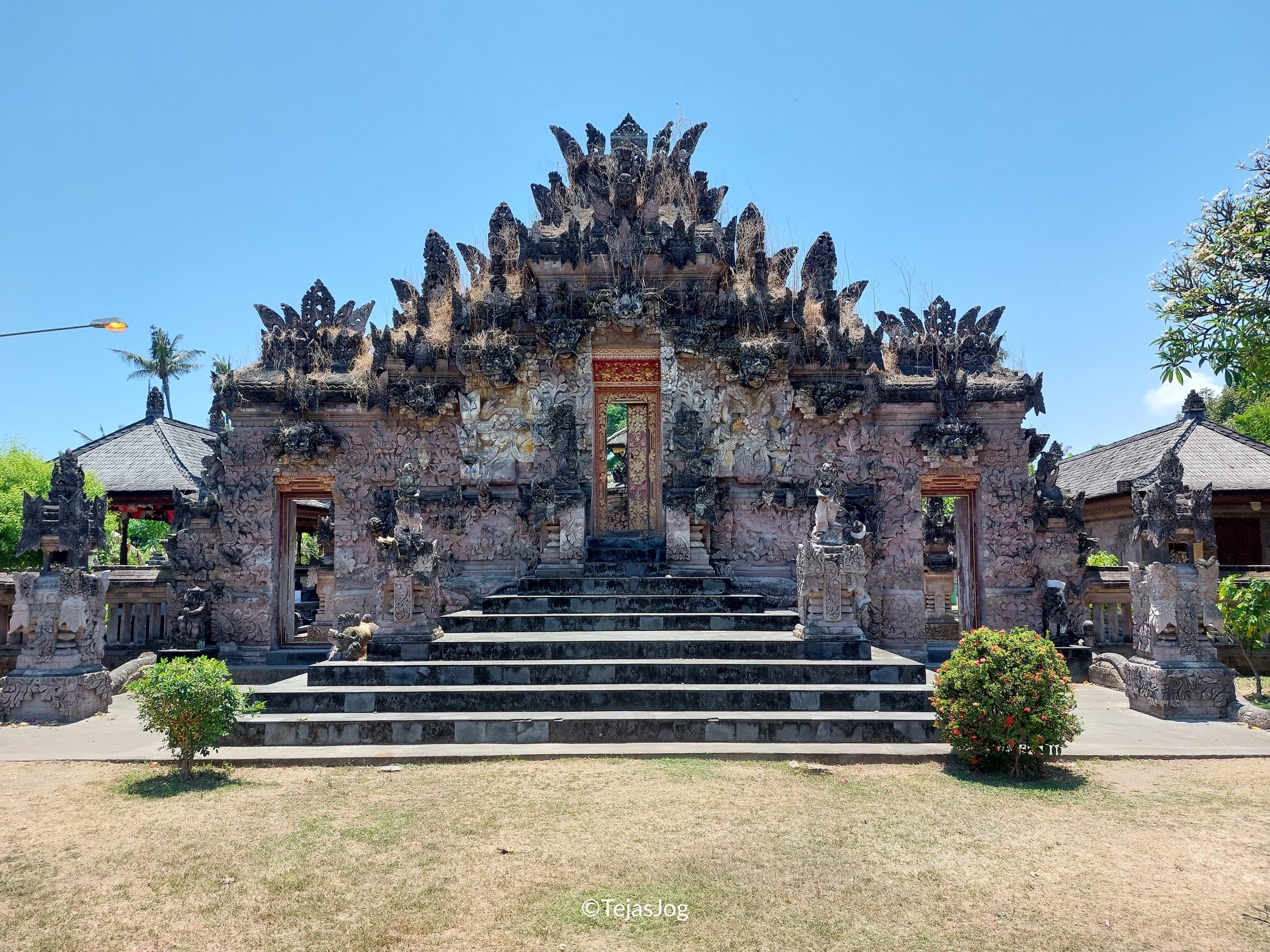 Beji Sangsit Temple