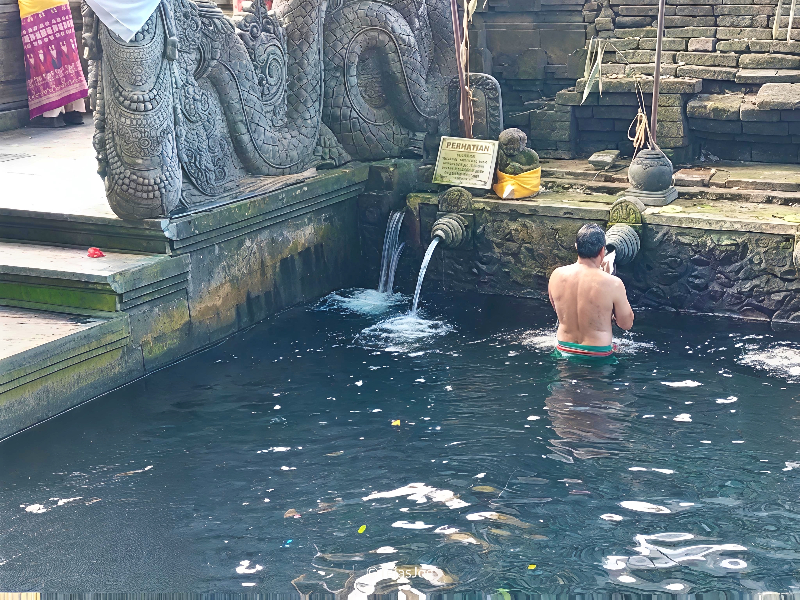Holy Spring Water Purification Ritual at Pura Tirta Empul