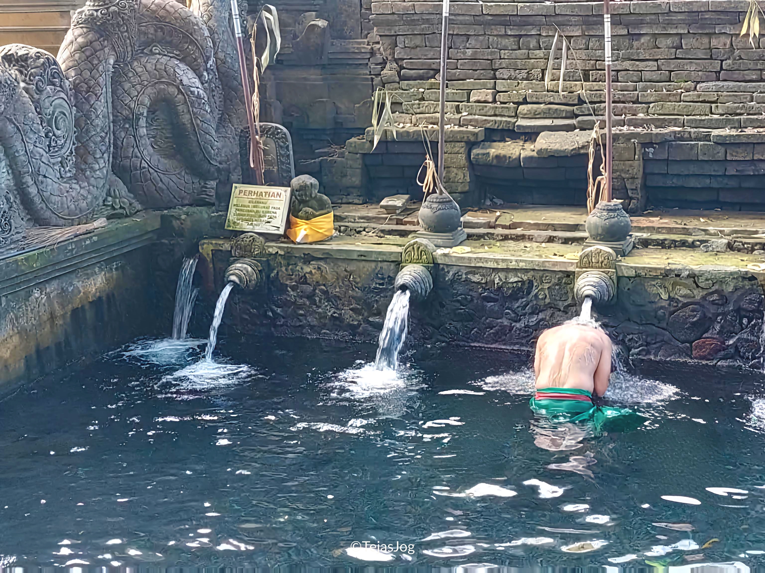 Holy Spring Water Purification Ritual at Pura Tirta Empul