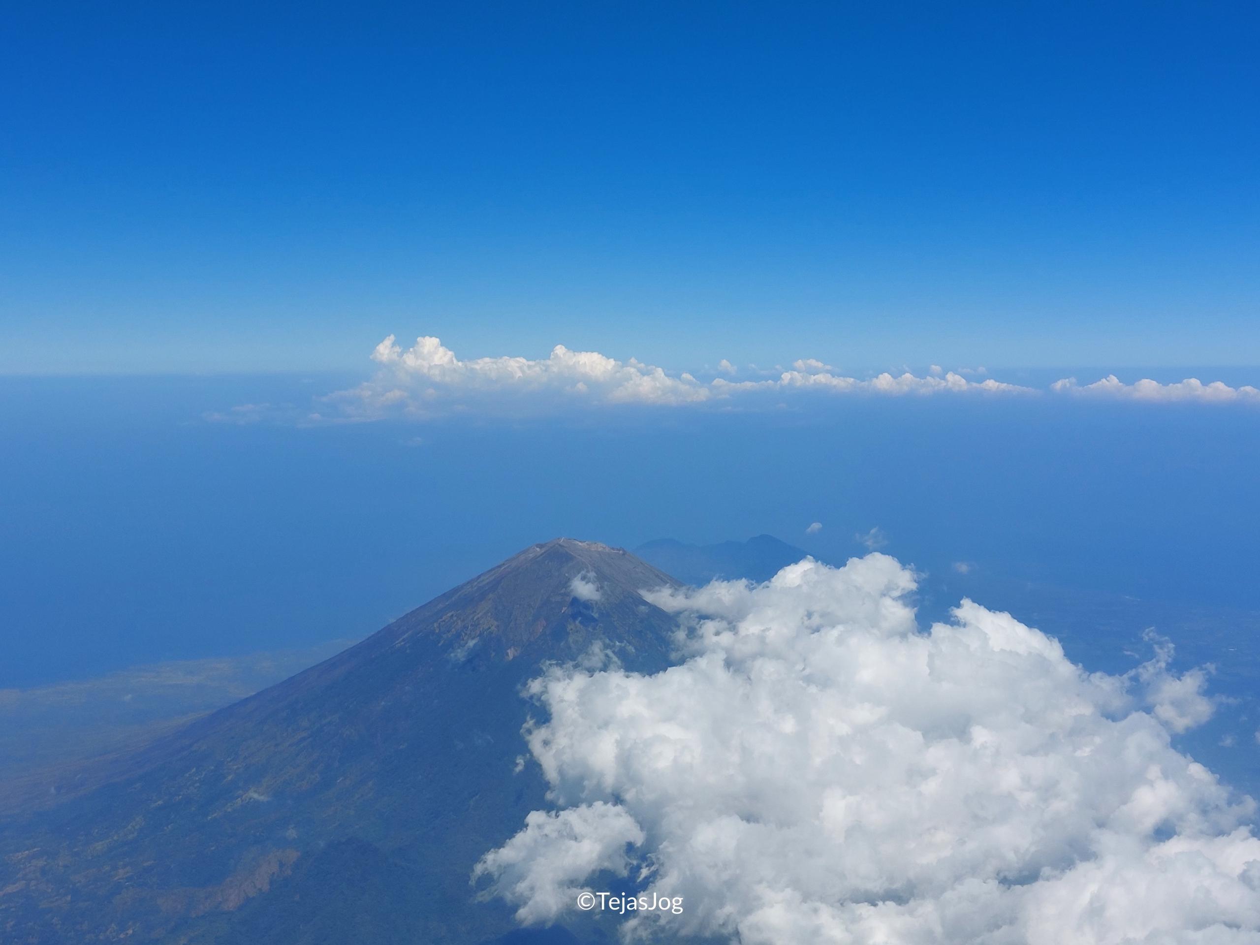 Lombok seen from Vietjet Air 894