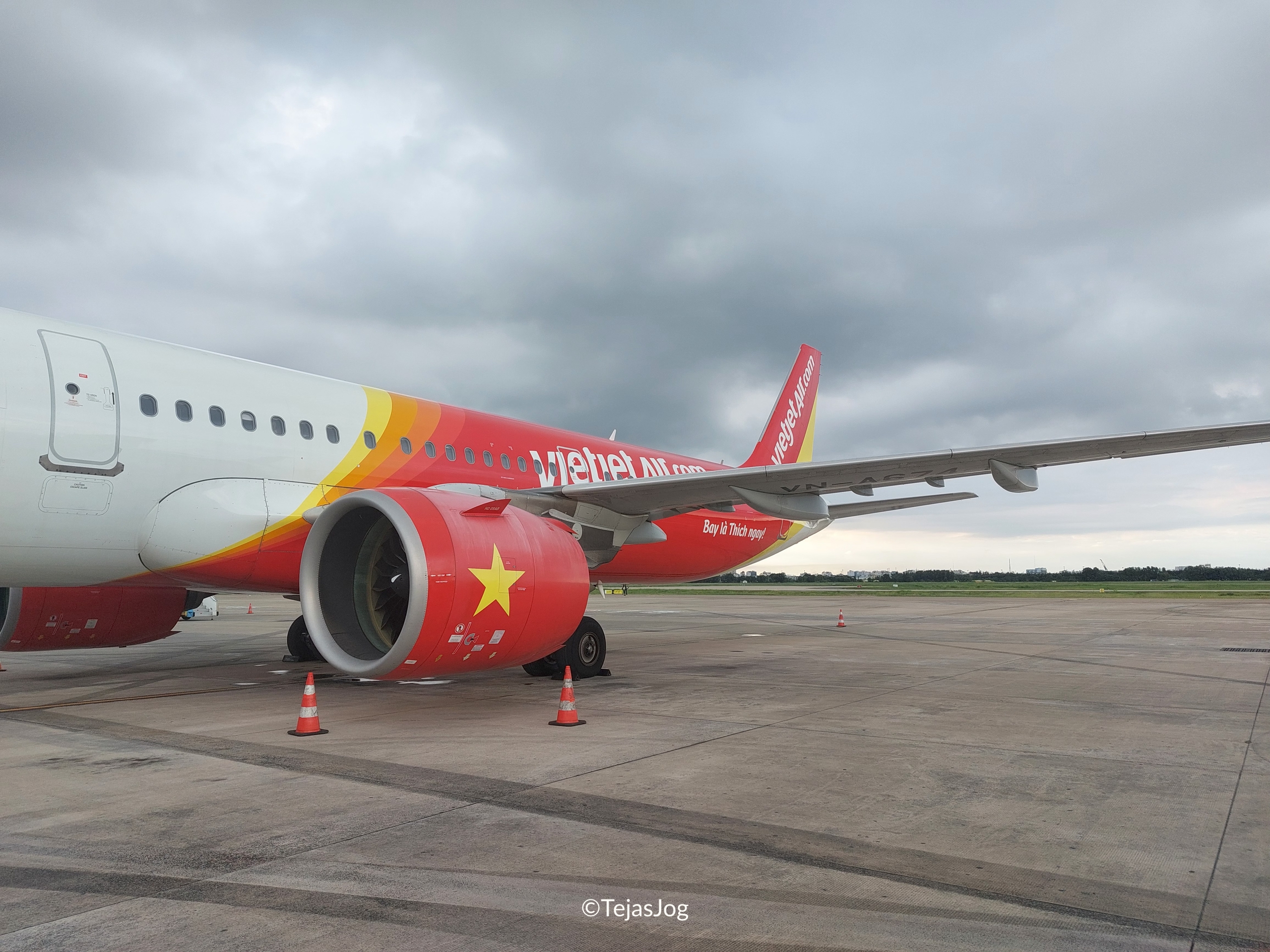 Vietjet Air 894 at Tan Son Nhat International Airport