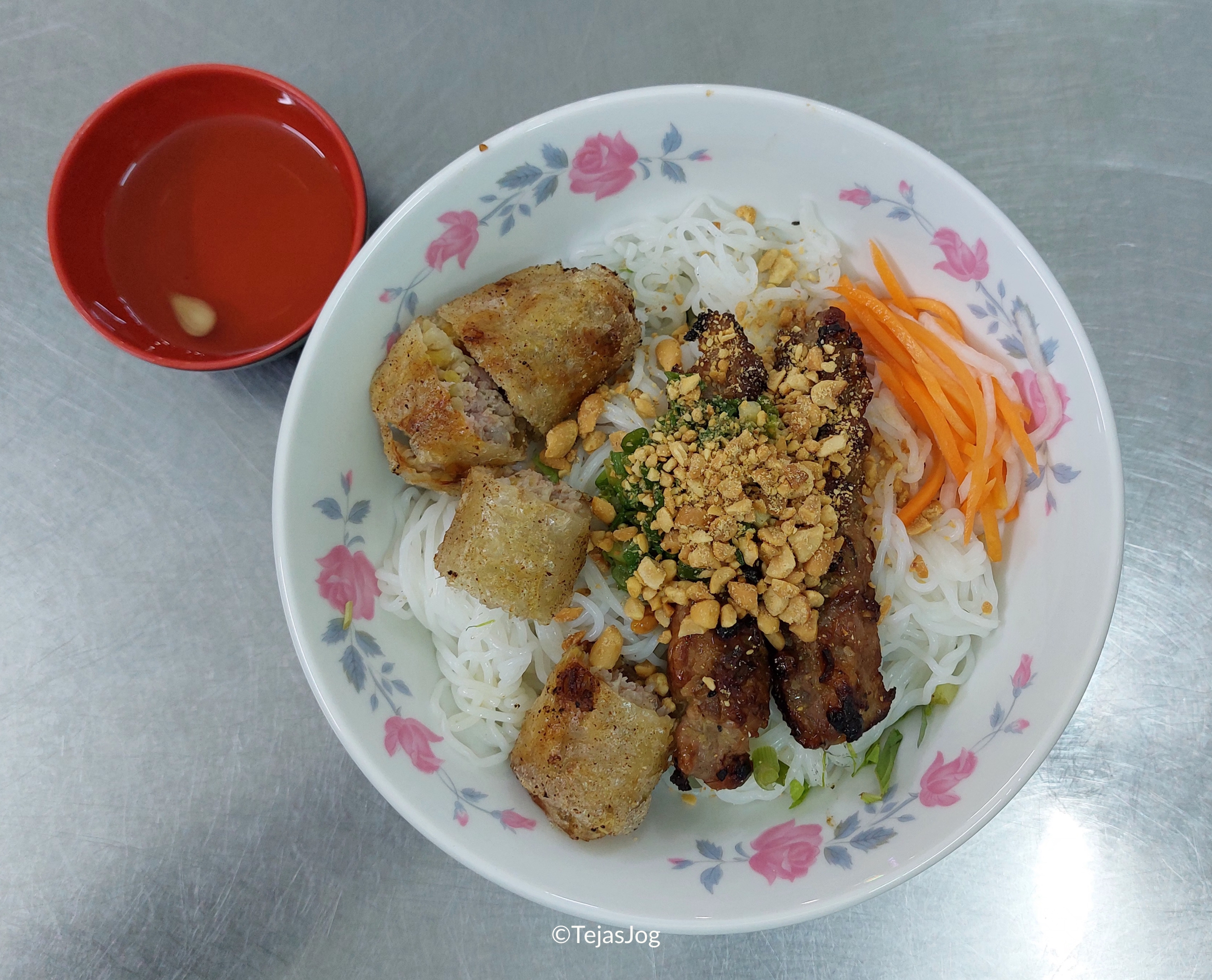 Dinner at Bún Thịt Nướng Chị Tuyền