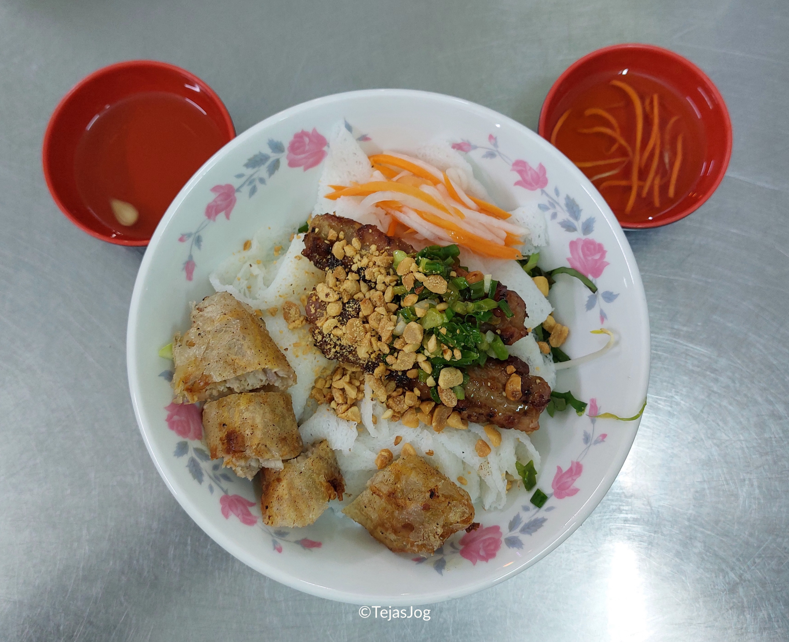Dinner at Bún Thịt Nướng Chị Tuyền