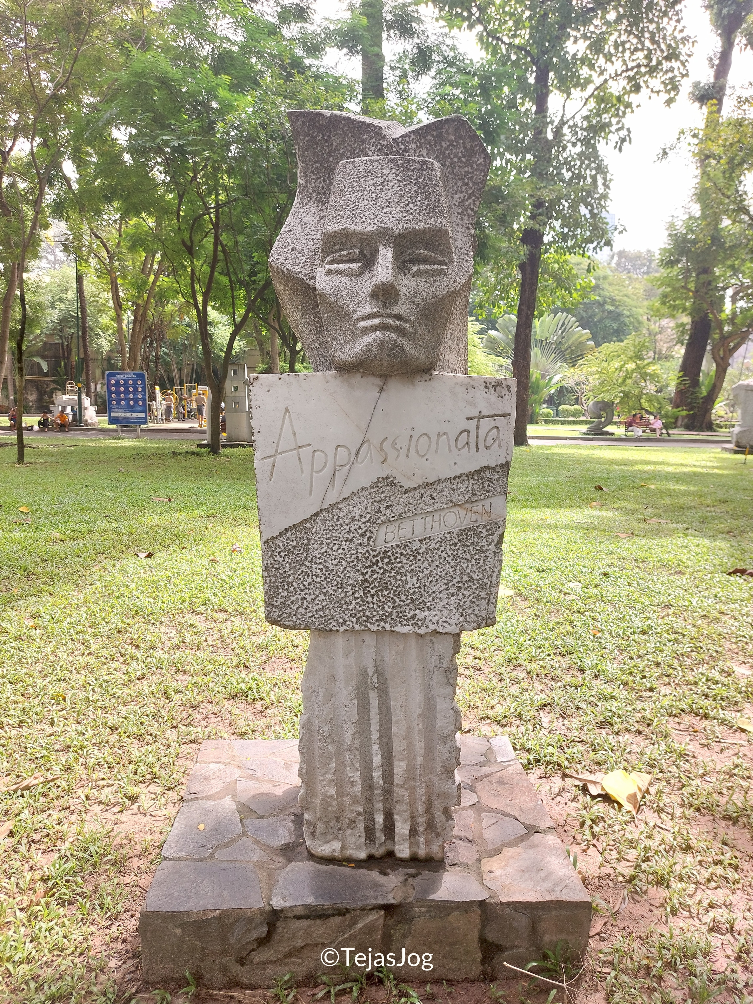 Sculpture Garden at Tao Dan Park