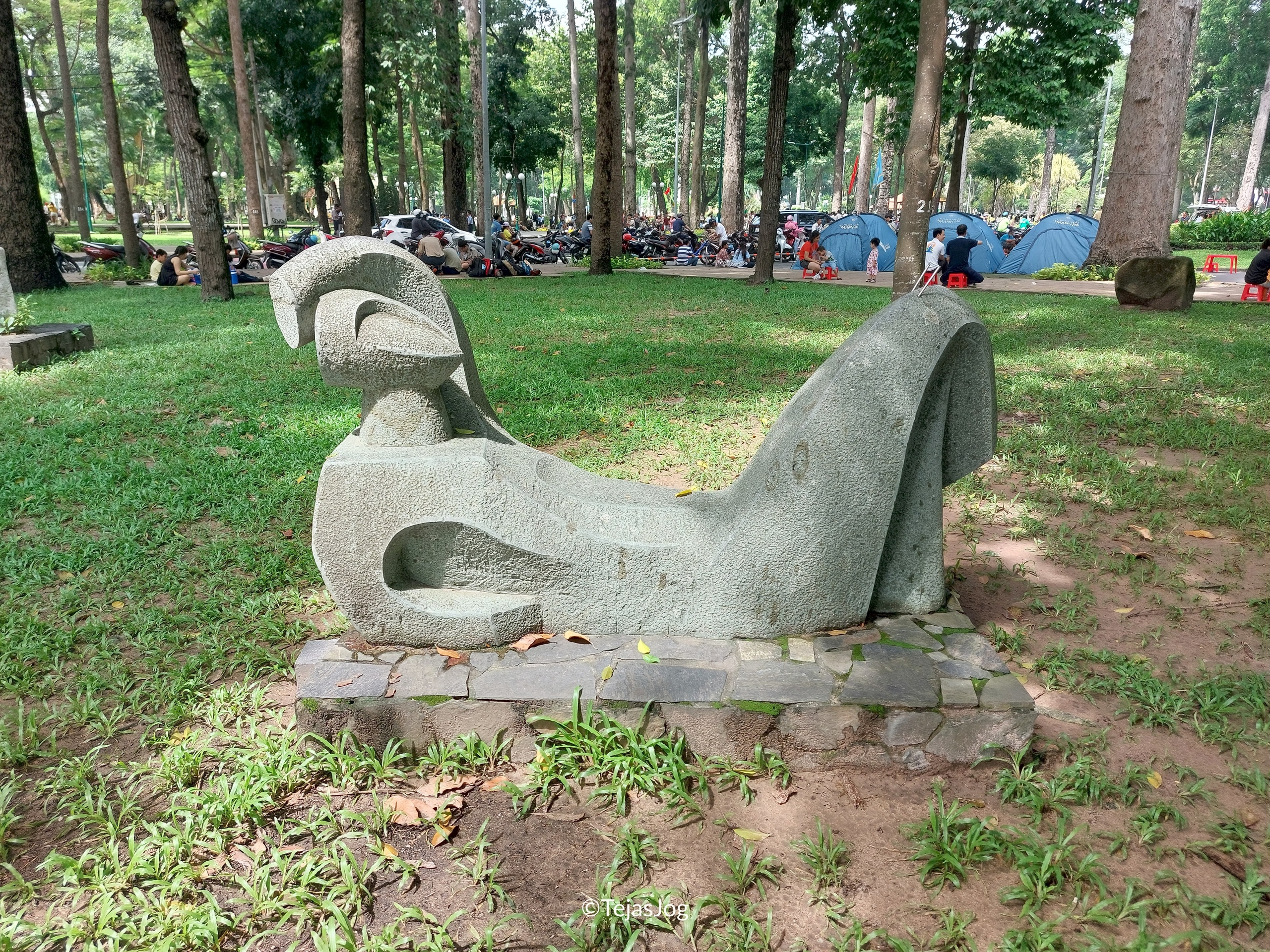 Sculpture Garden at Tao Dan Park