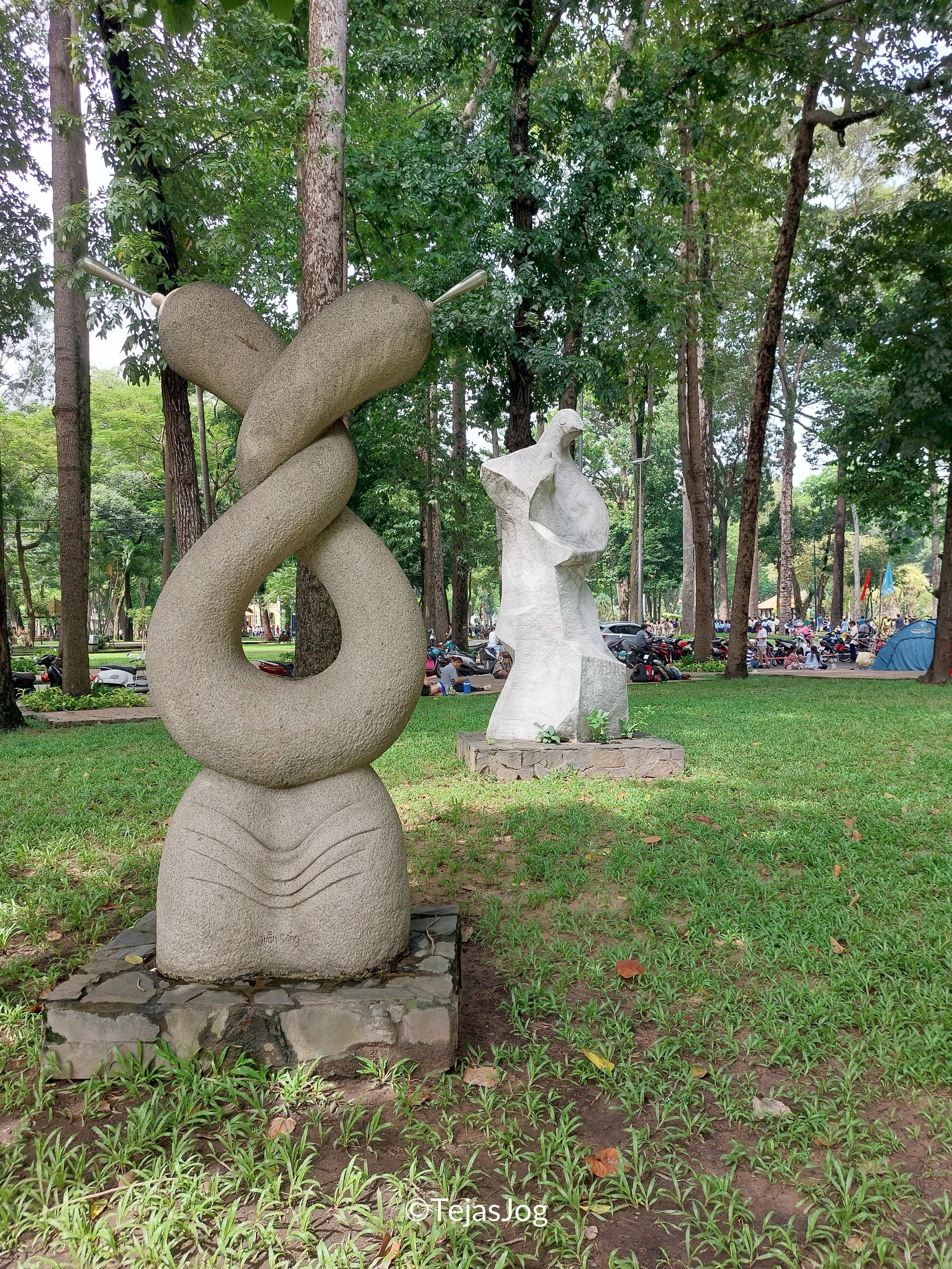 Sculpture Garden at Tao Dan Park