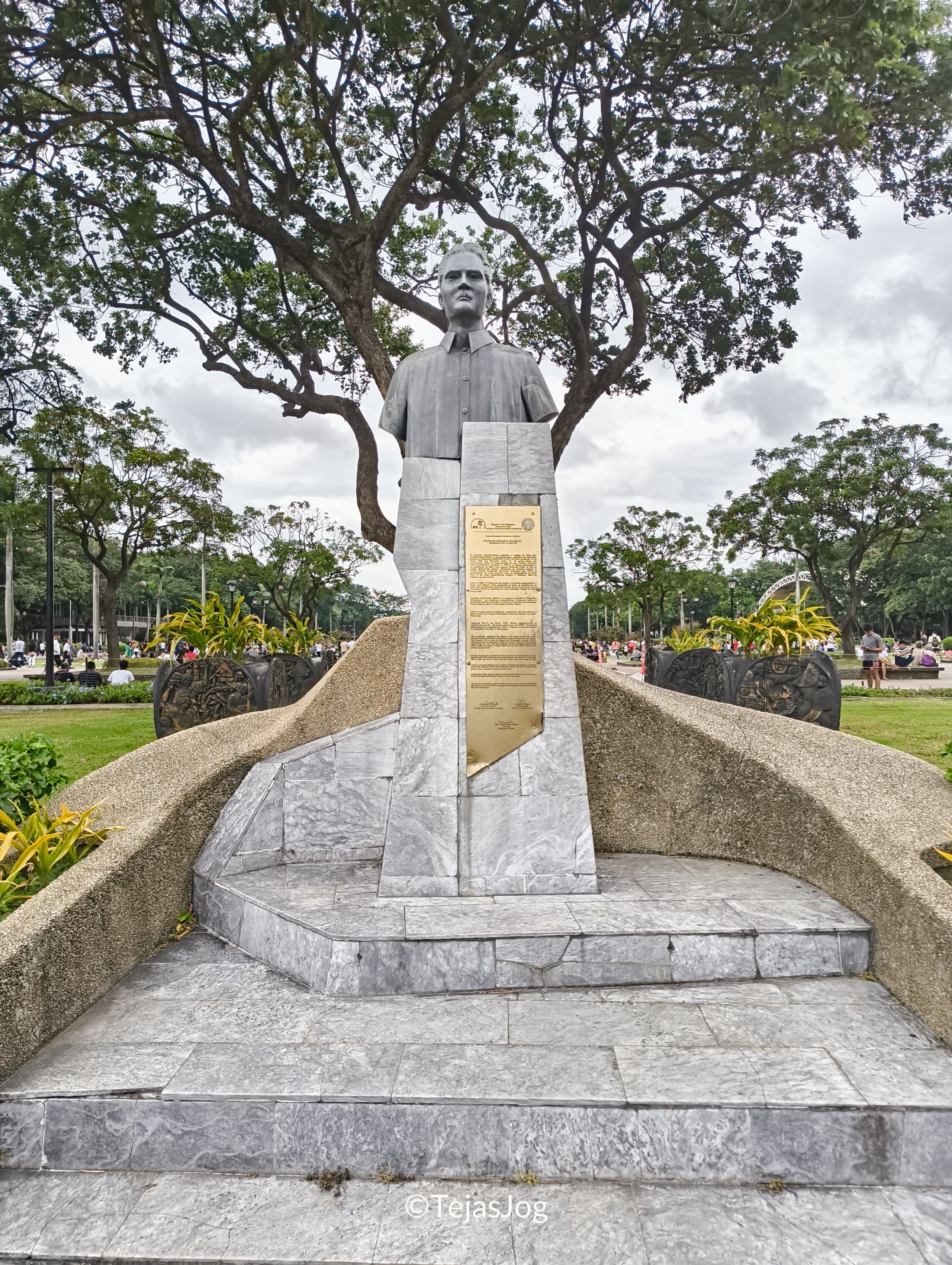 Bust of President Diosdado P. Macapagal