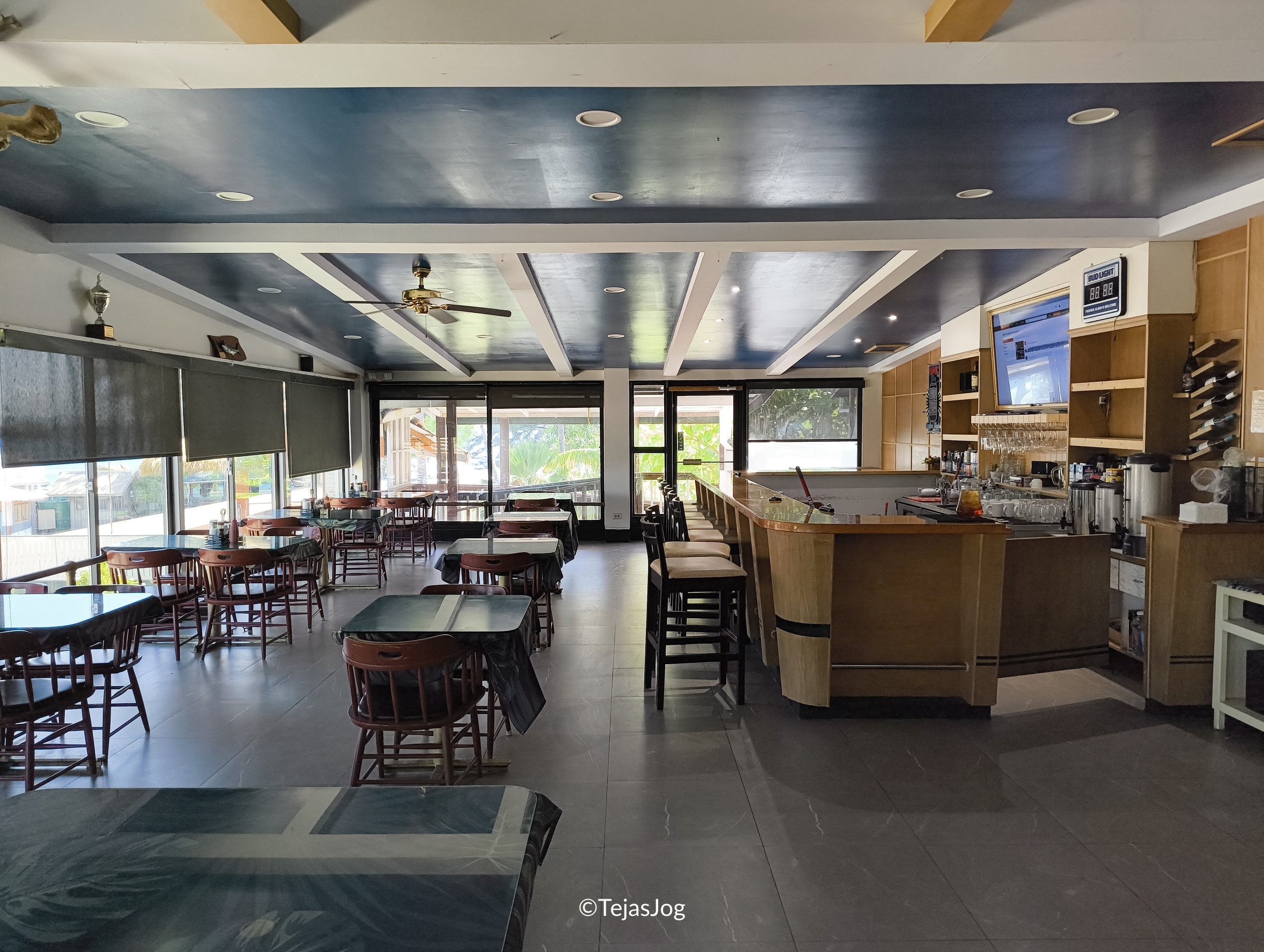 Tide Table Restaurant & Lounge at Hotel Robert Reimers