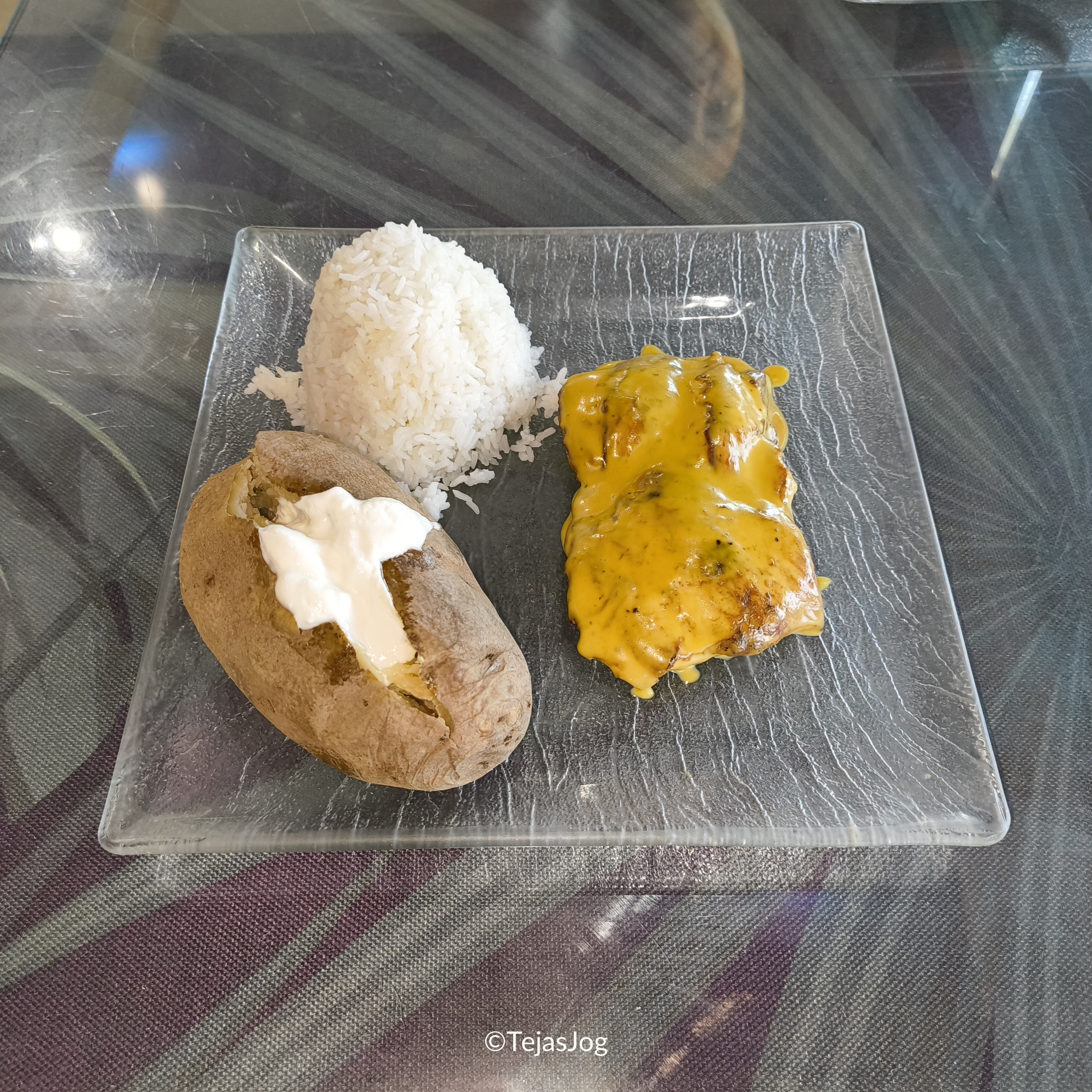 Lunch at Tide Table Restaurant & Lounge at Hotel Robert Reimers