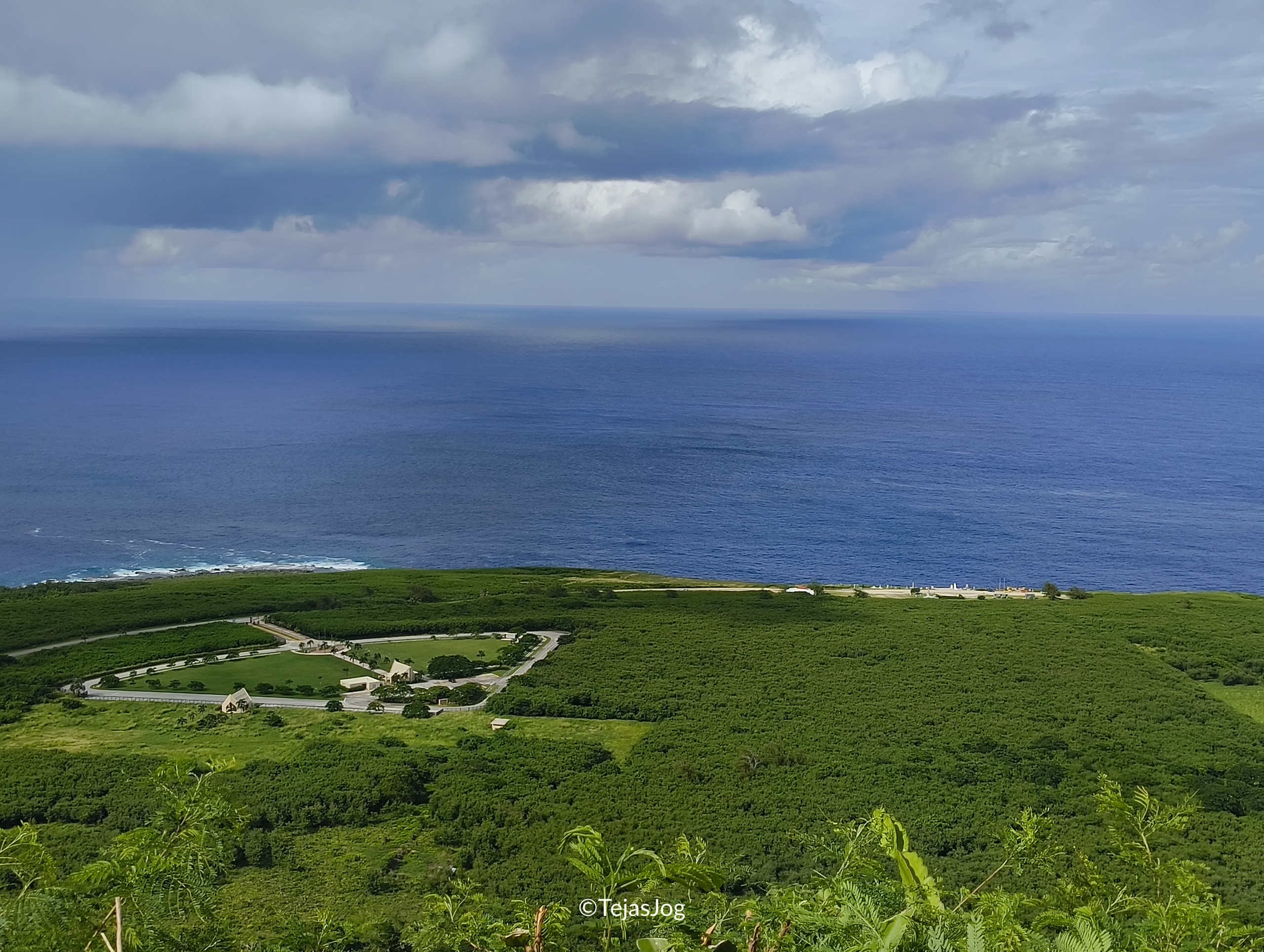USA Veterans Cemetery and Banzai Cliff Monument seen from Suicide Cliff