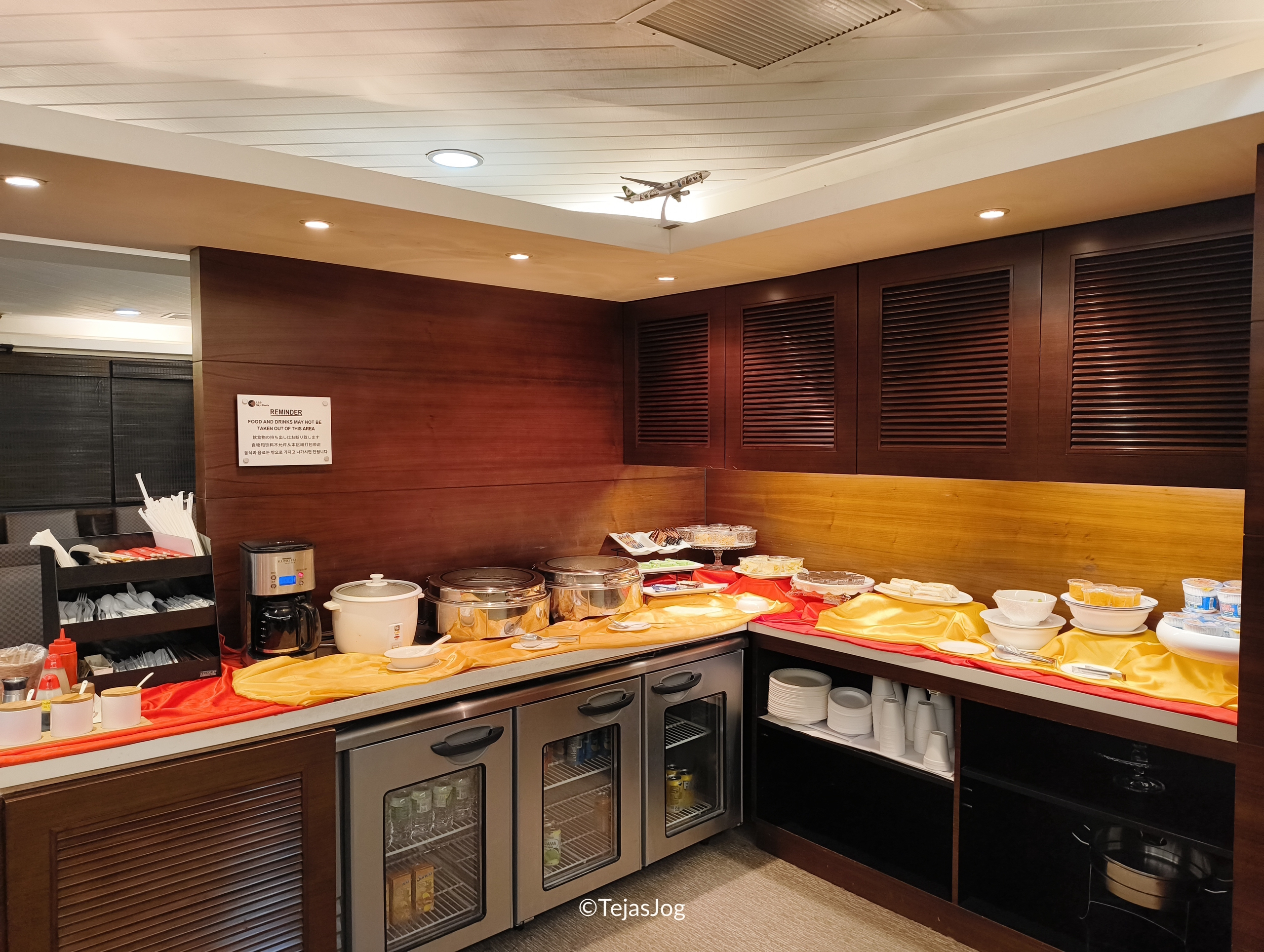 Breakfast buffet at Hafa Adai Garden lounge