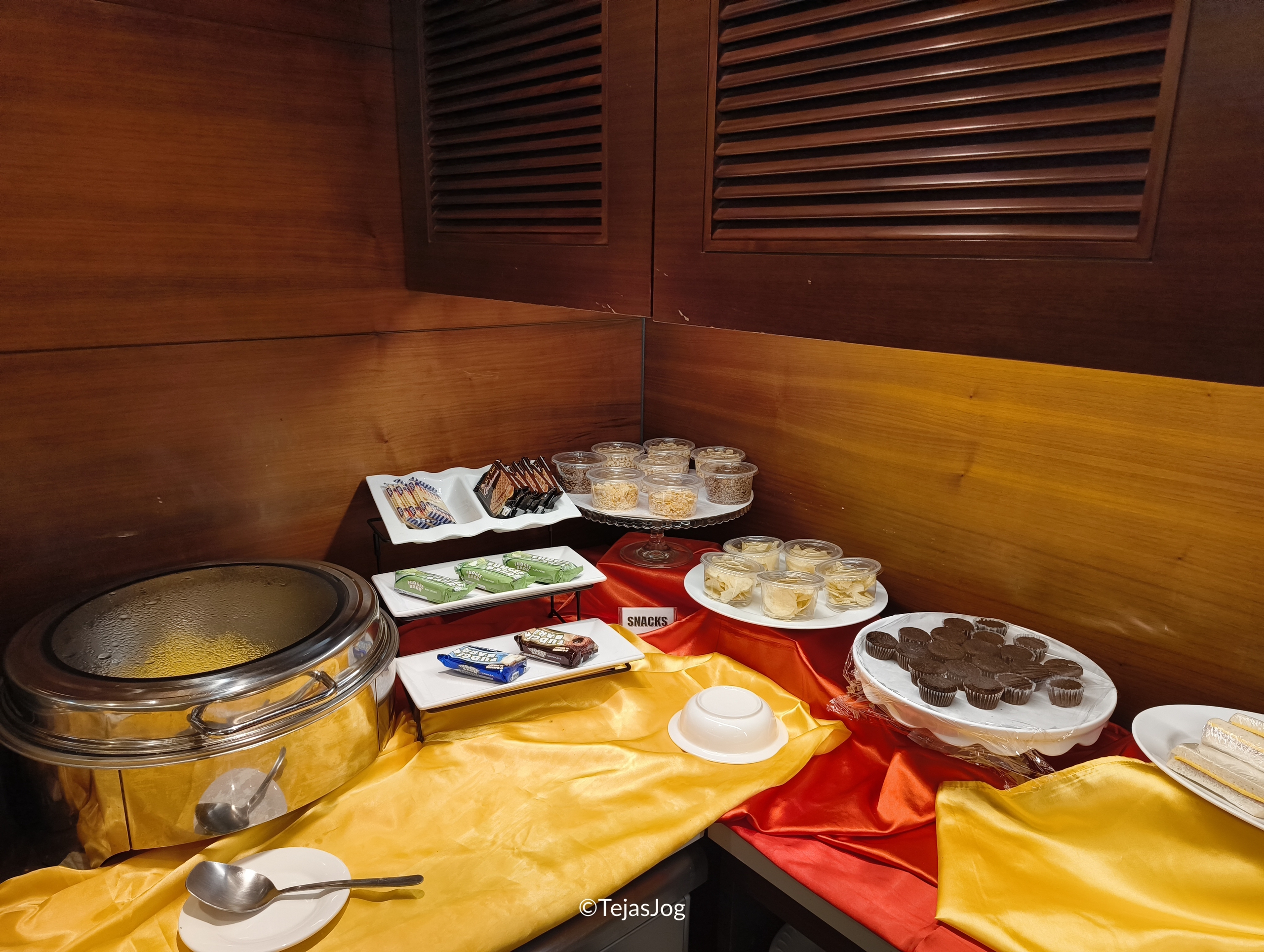 Breakfast buffet at Hafa Adai Garden lounge