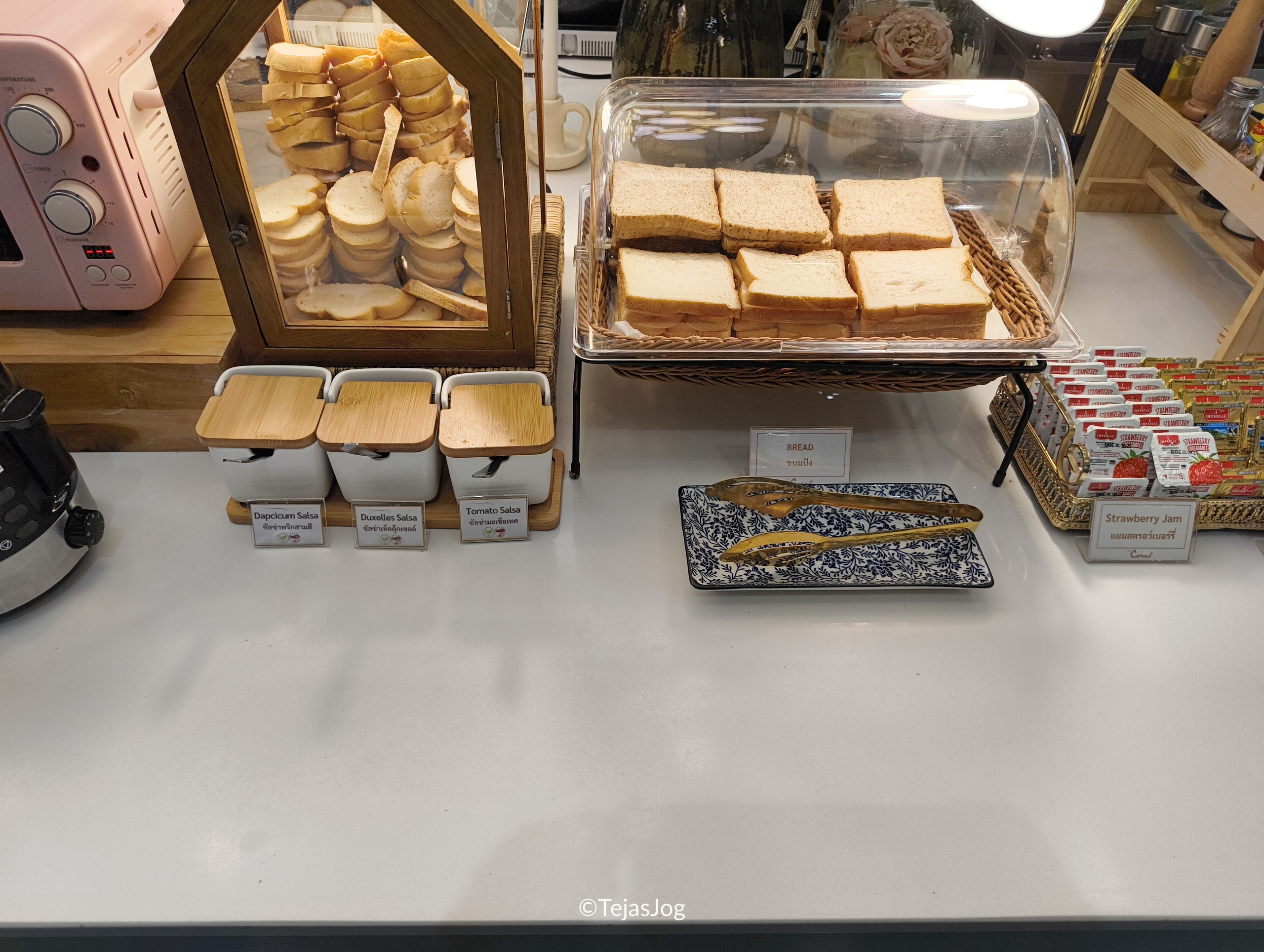 Buffet at Coral Lounge Buffet at Coral Lounge