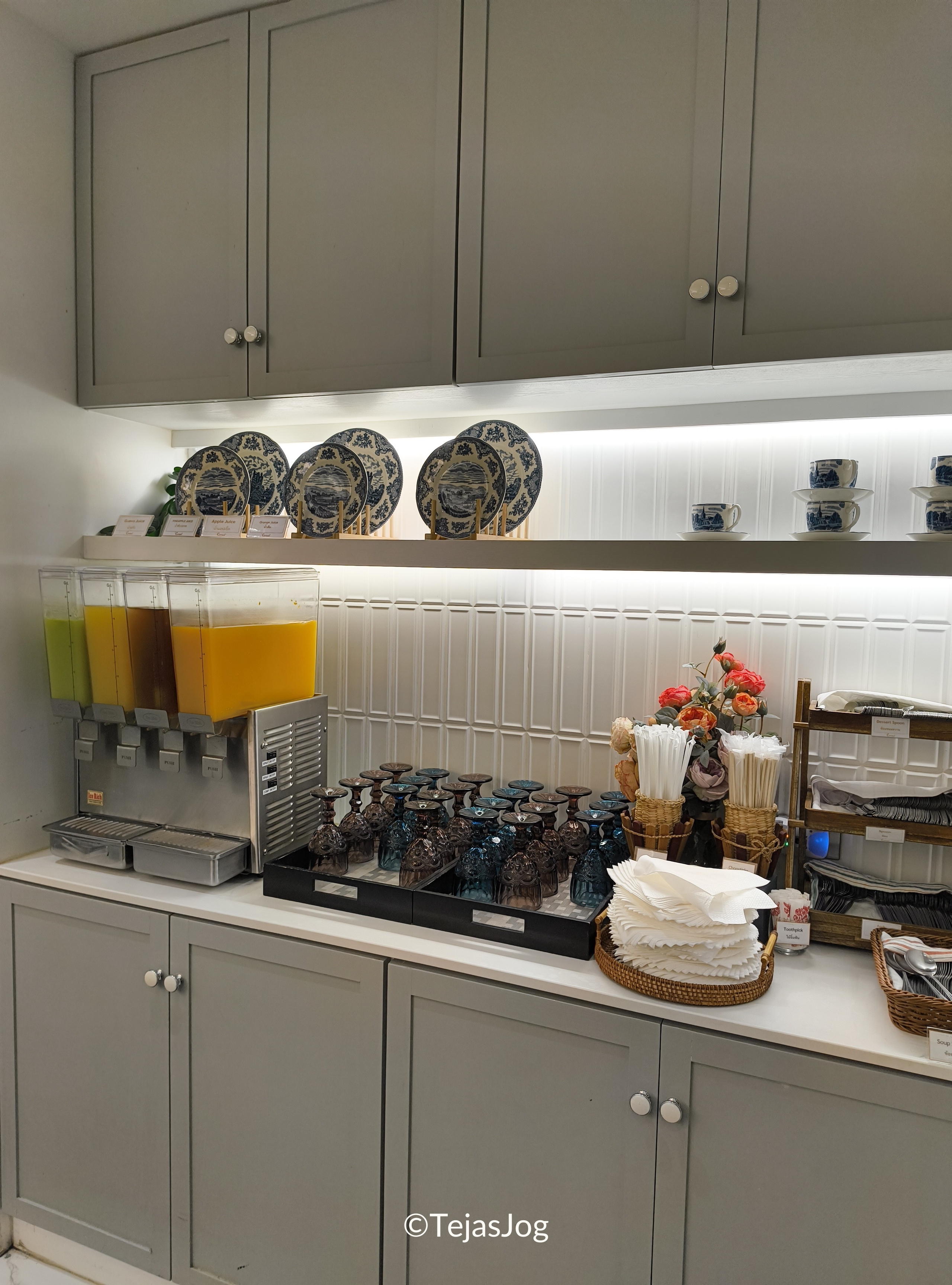 Buffet at Coral Lounge Buffet at Coral Lounge