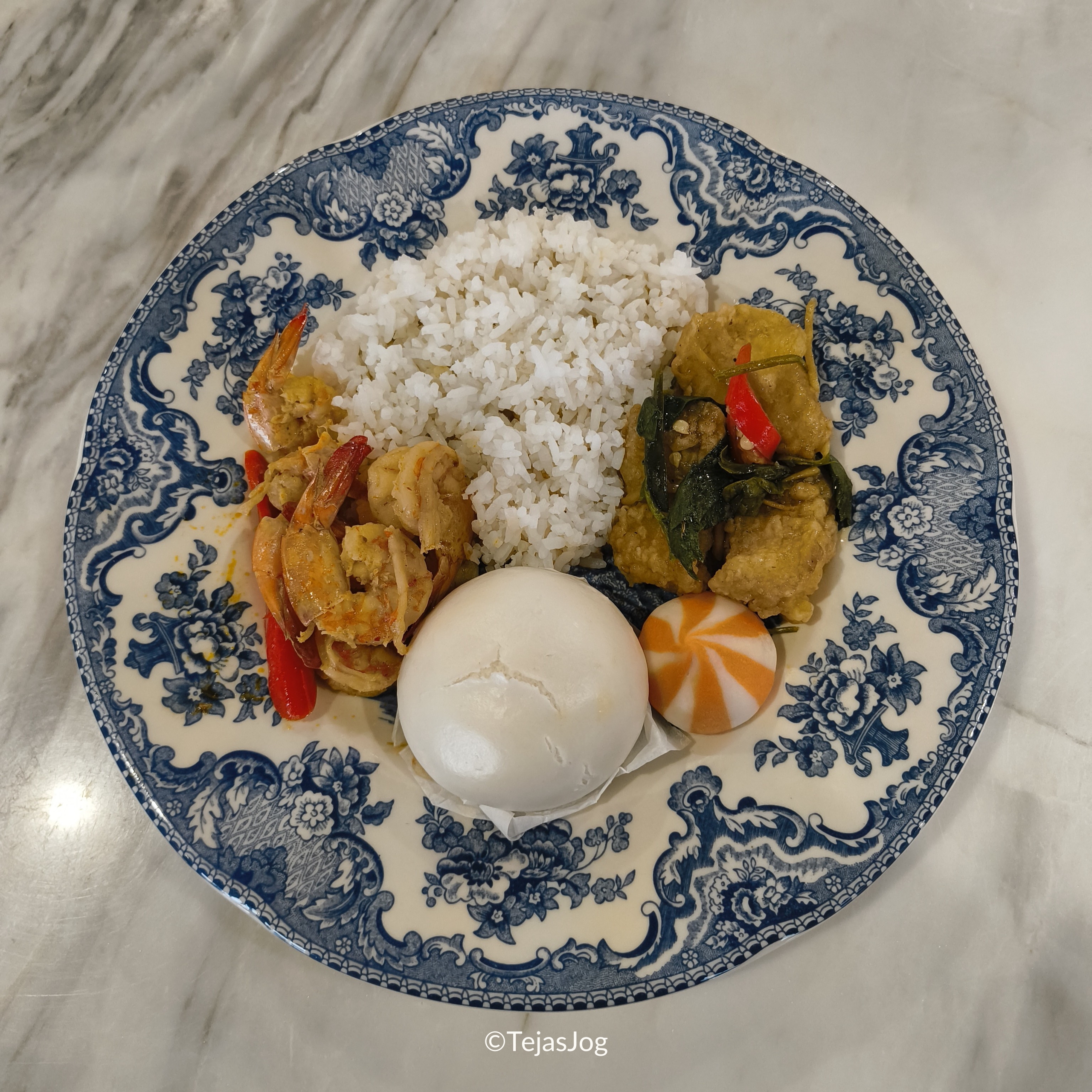 Lunch at Coral Lounge Lunch at Coral Lounge