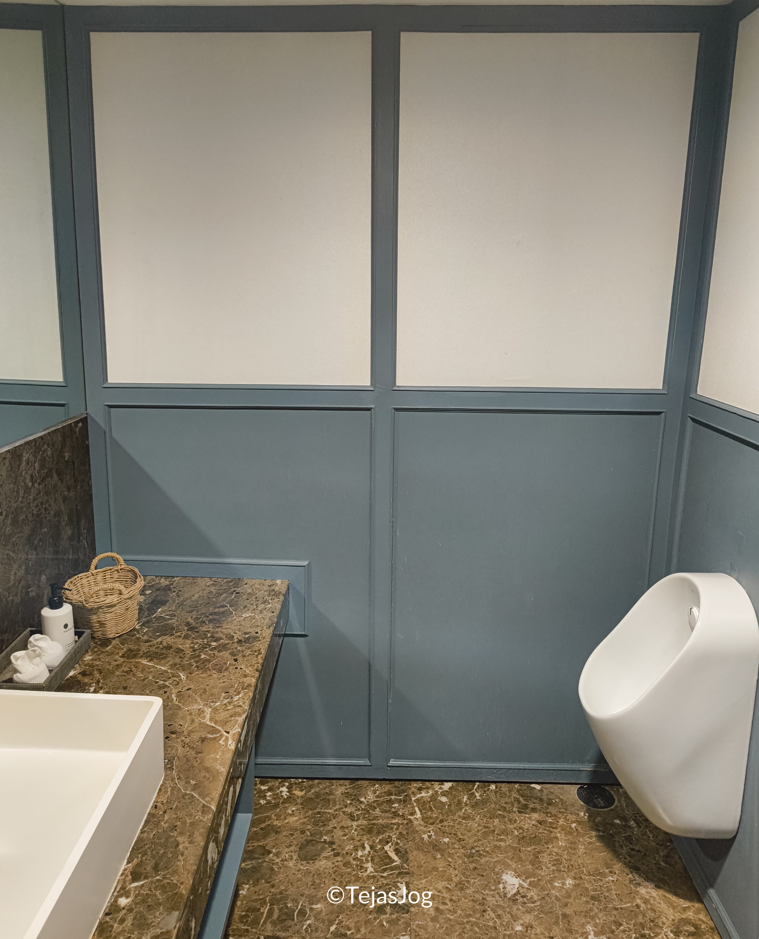 Coral Lounge at Bangkok Suvarnabhumi Airport Coral Lounge at Bangkok Suvarnabhumi Airport