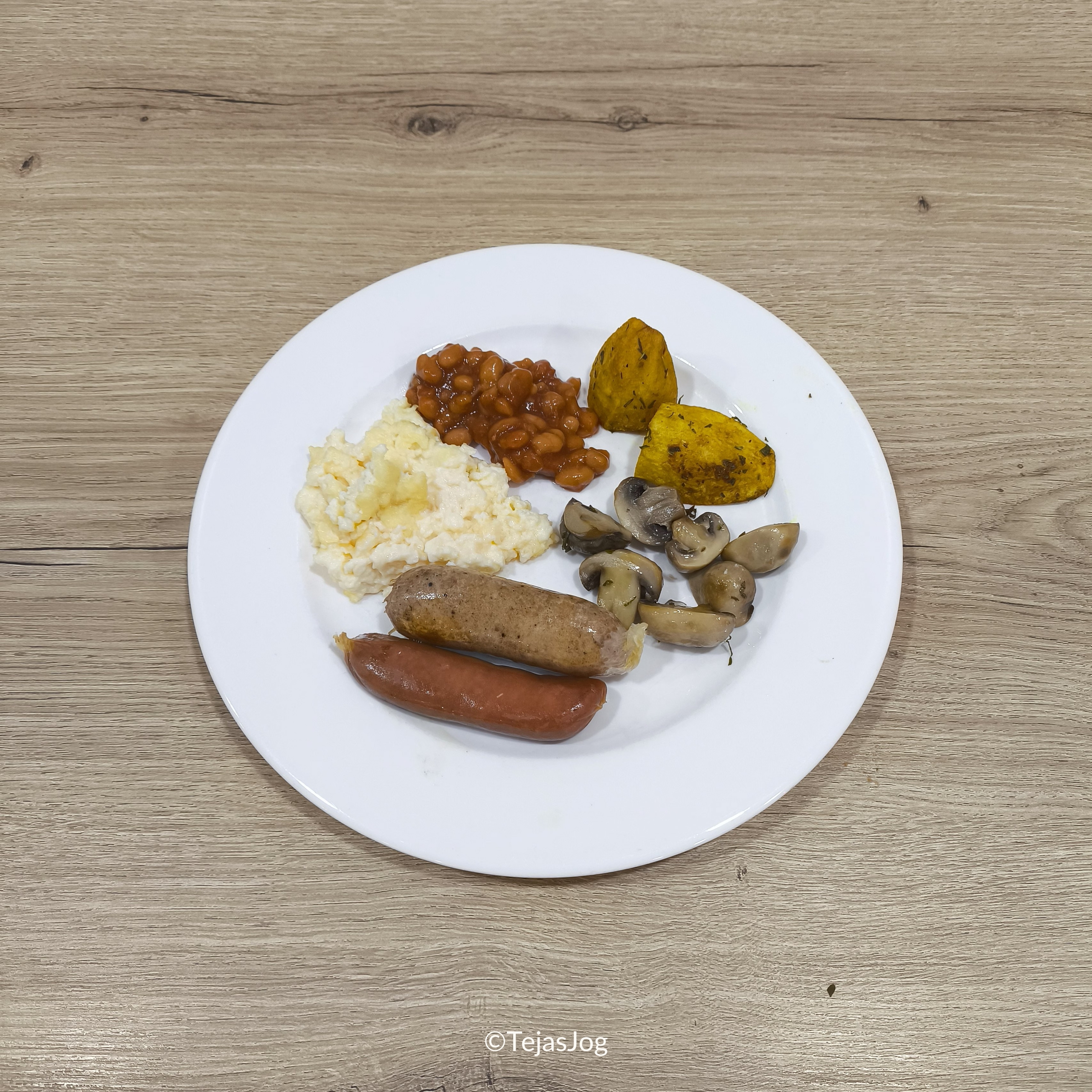 Lunch at the Marhaba Lounge