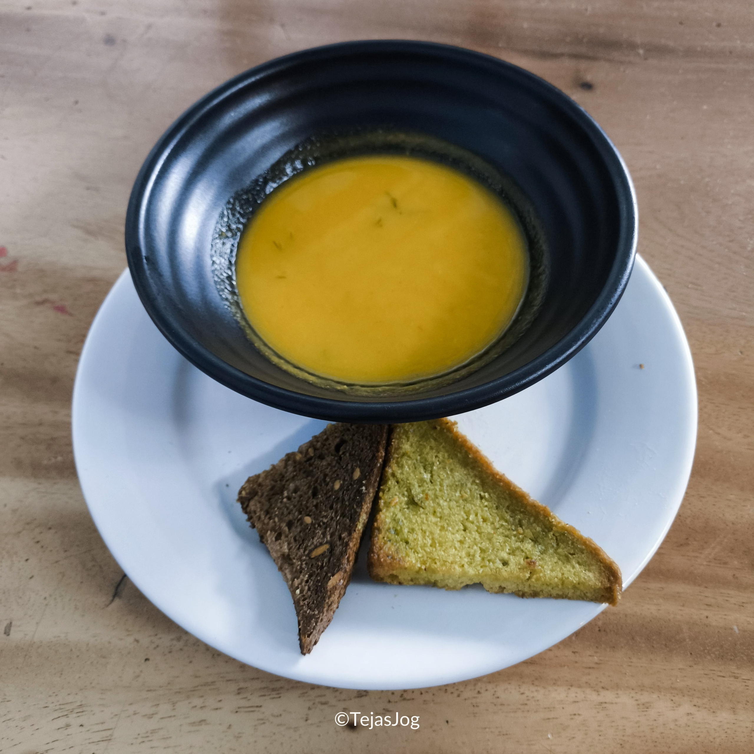 Dinner at the Plaza Premium Lounge