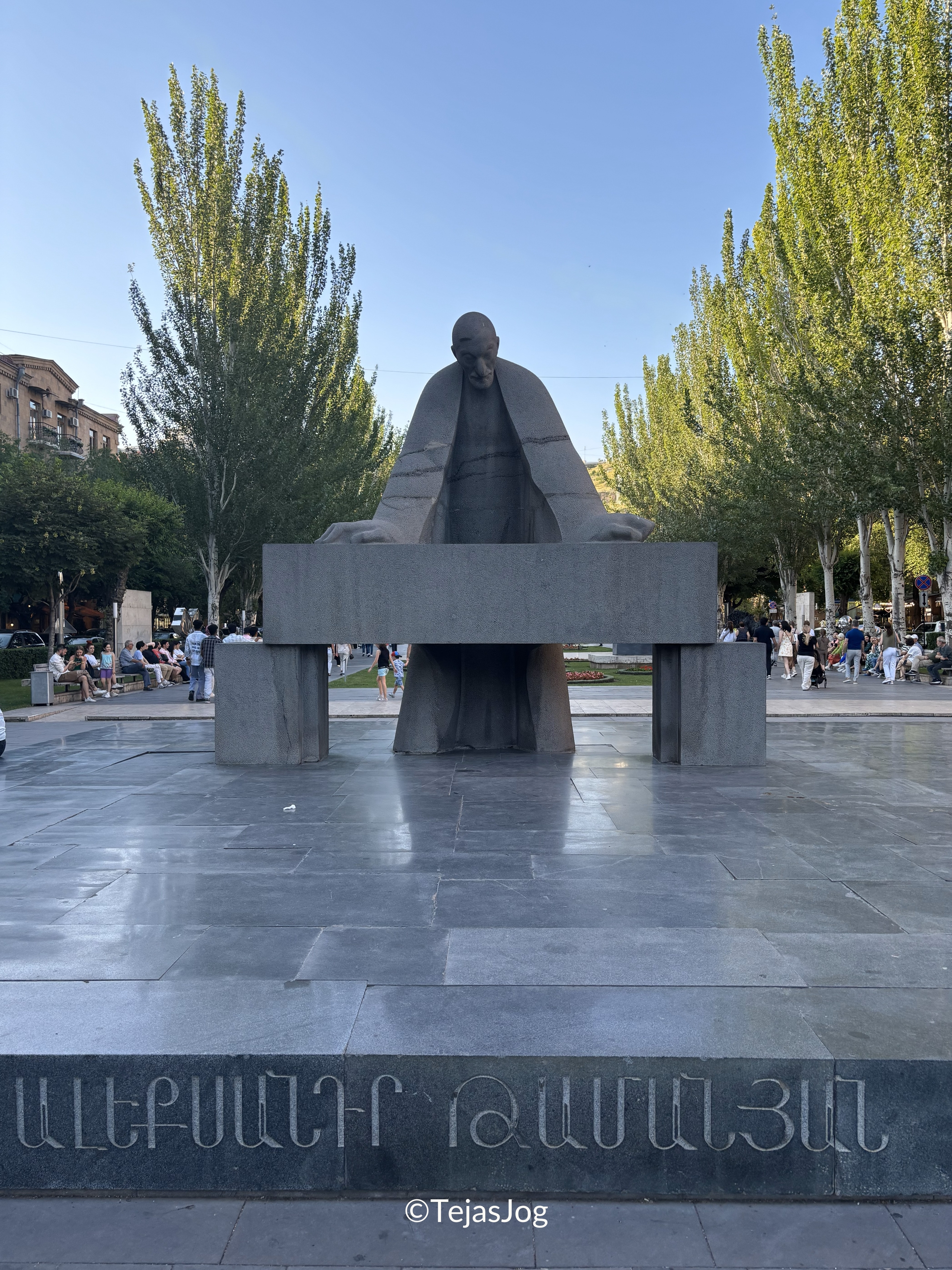 Alexander Tamanian Statue Alexander Tamanian Statue